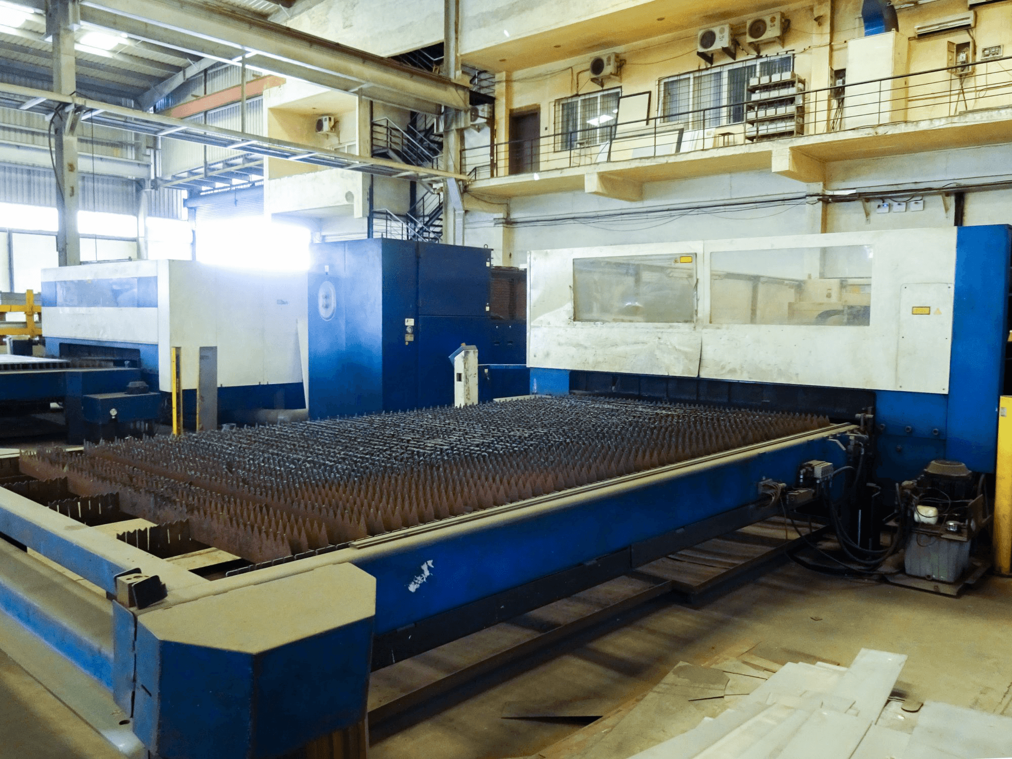 Working room of Trumpf TruLaser 3040 Machine