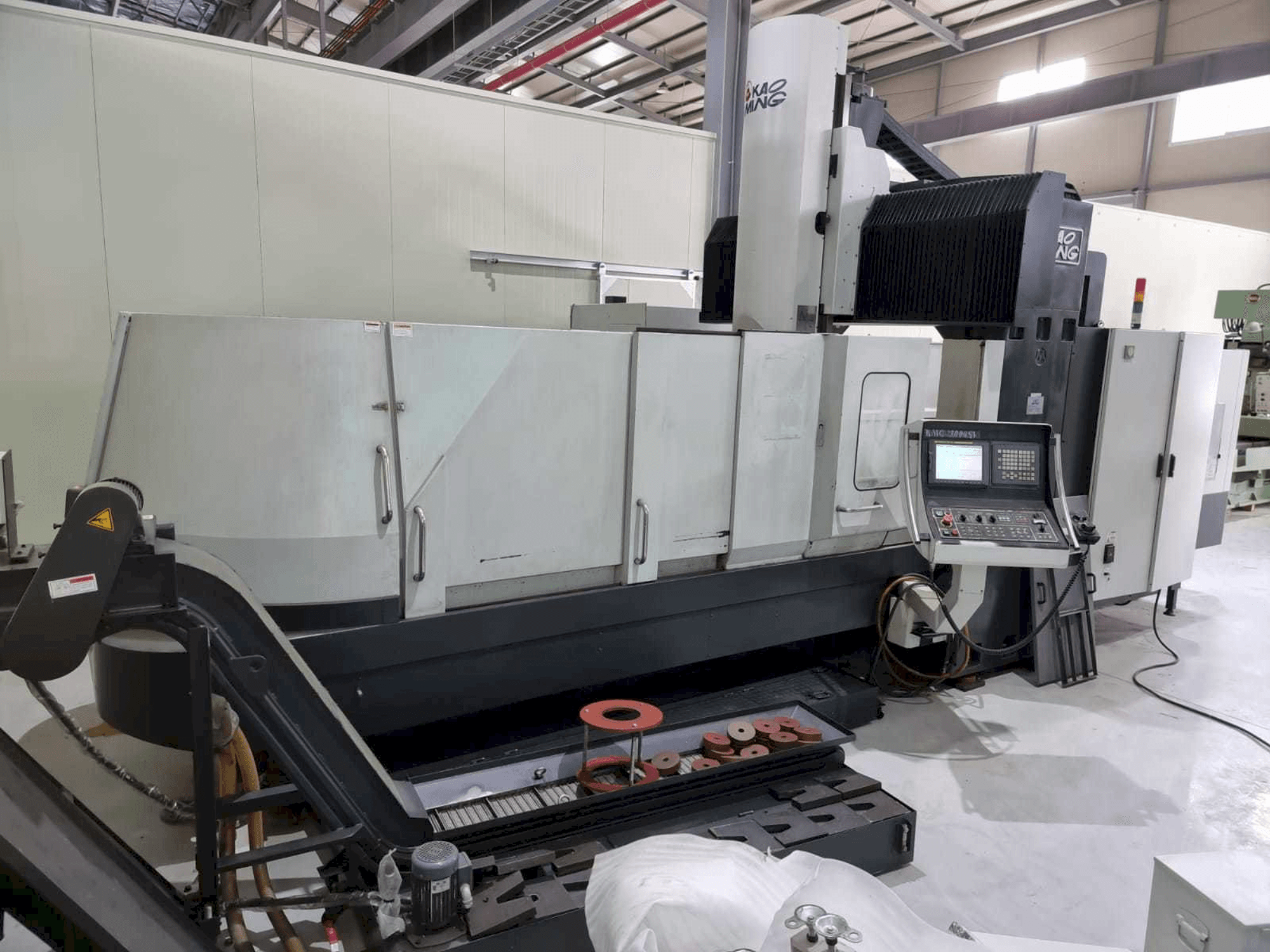 Front view of KAOMING KMC-3000SV machine