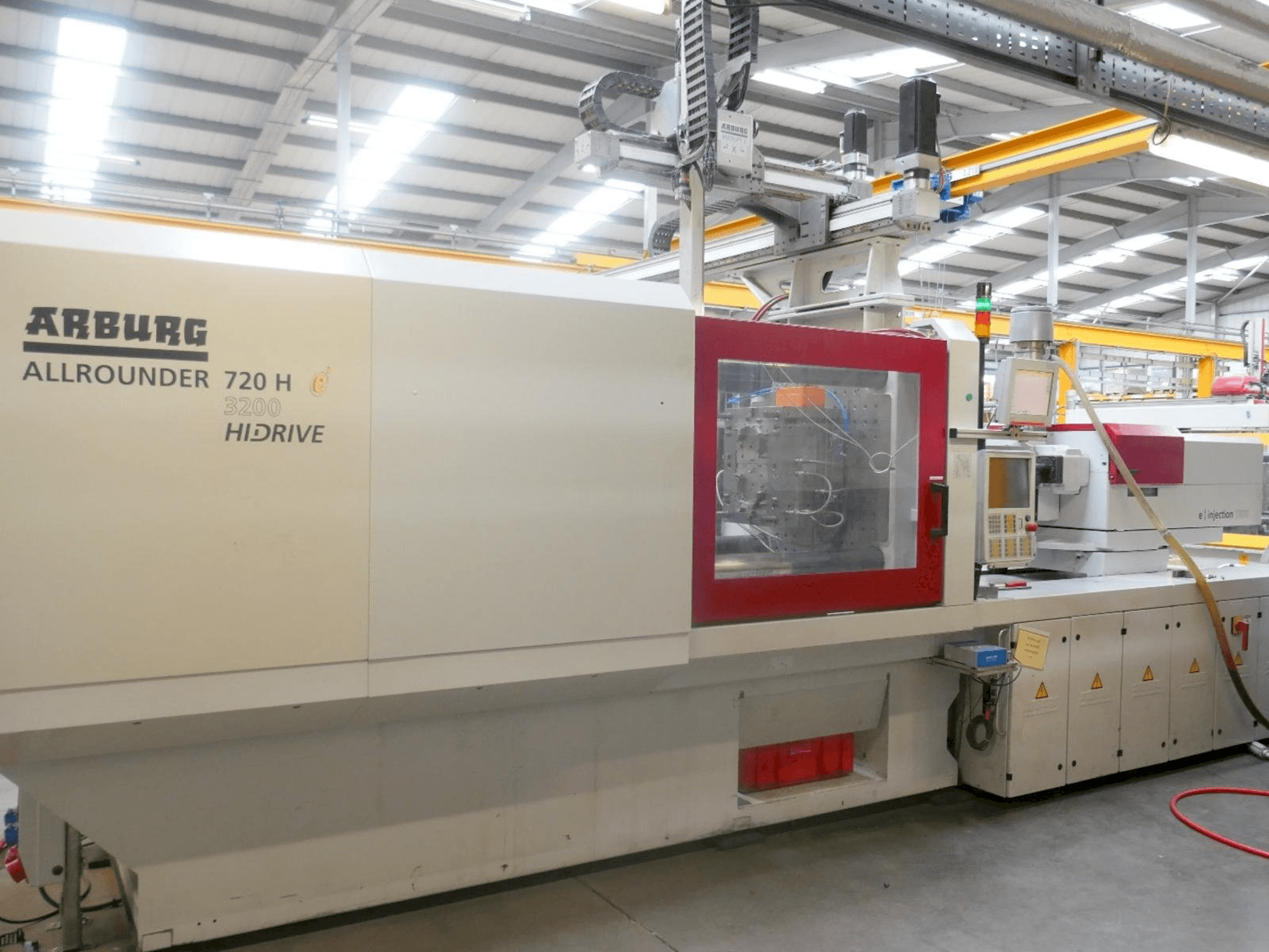 Front view of Arburg Allrounder 720H 3200 1300 machine
