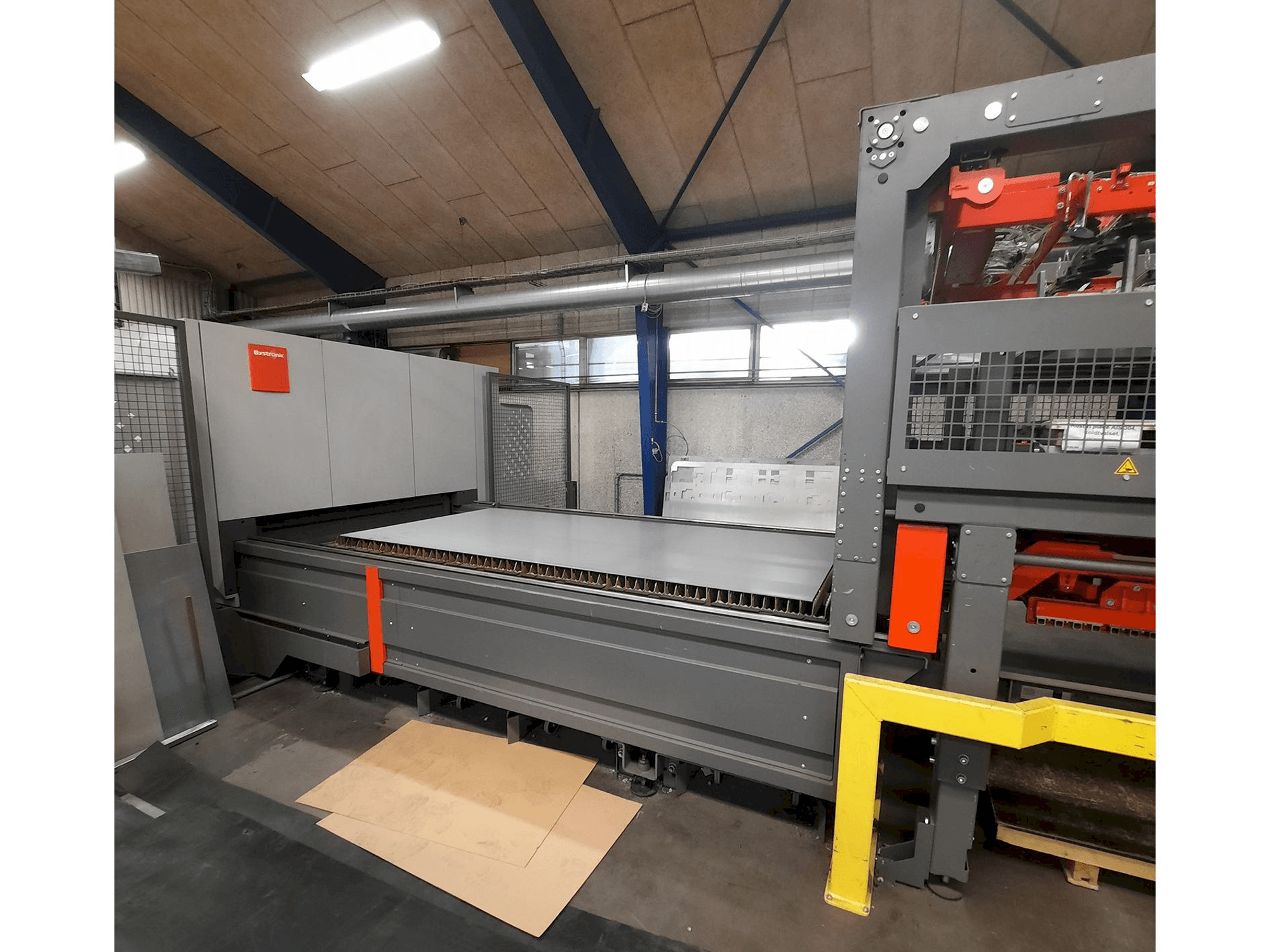 Front view of Bystronic Bystar Fiber 3015 6KW + ByTrans Extended machine