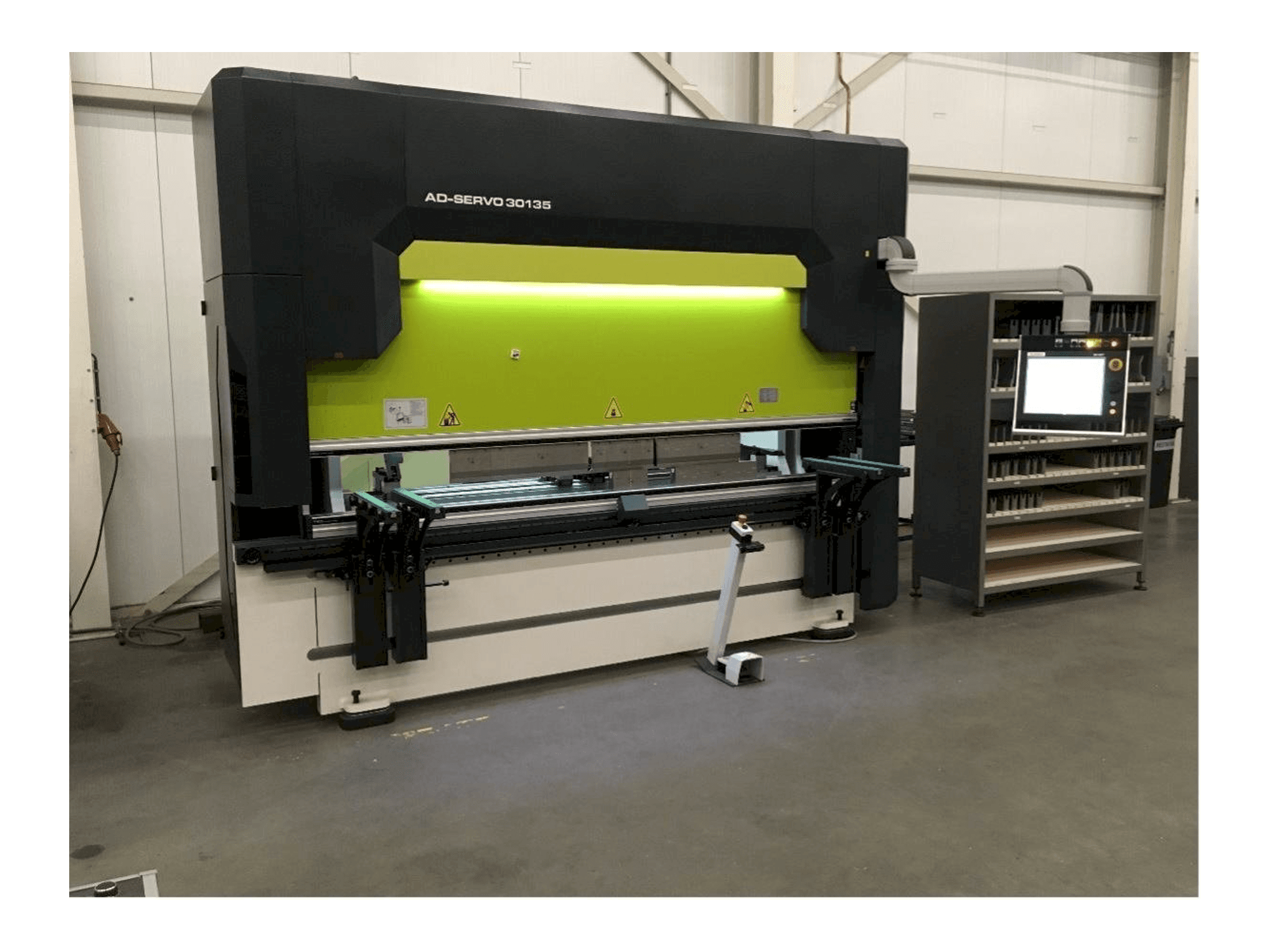 Front view of Durma AD-S 30135 Servo machine