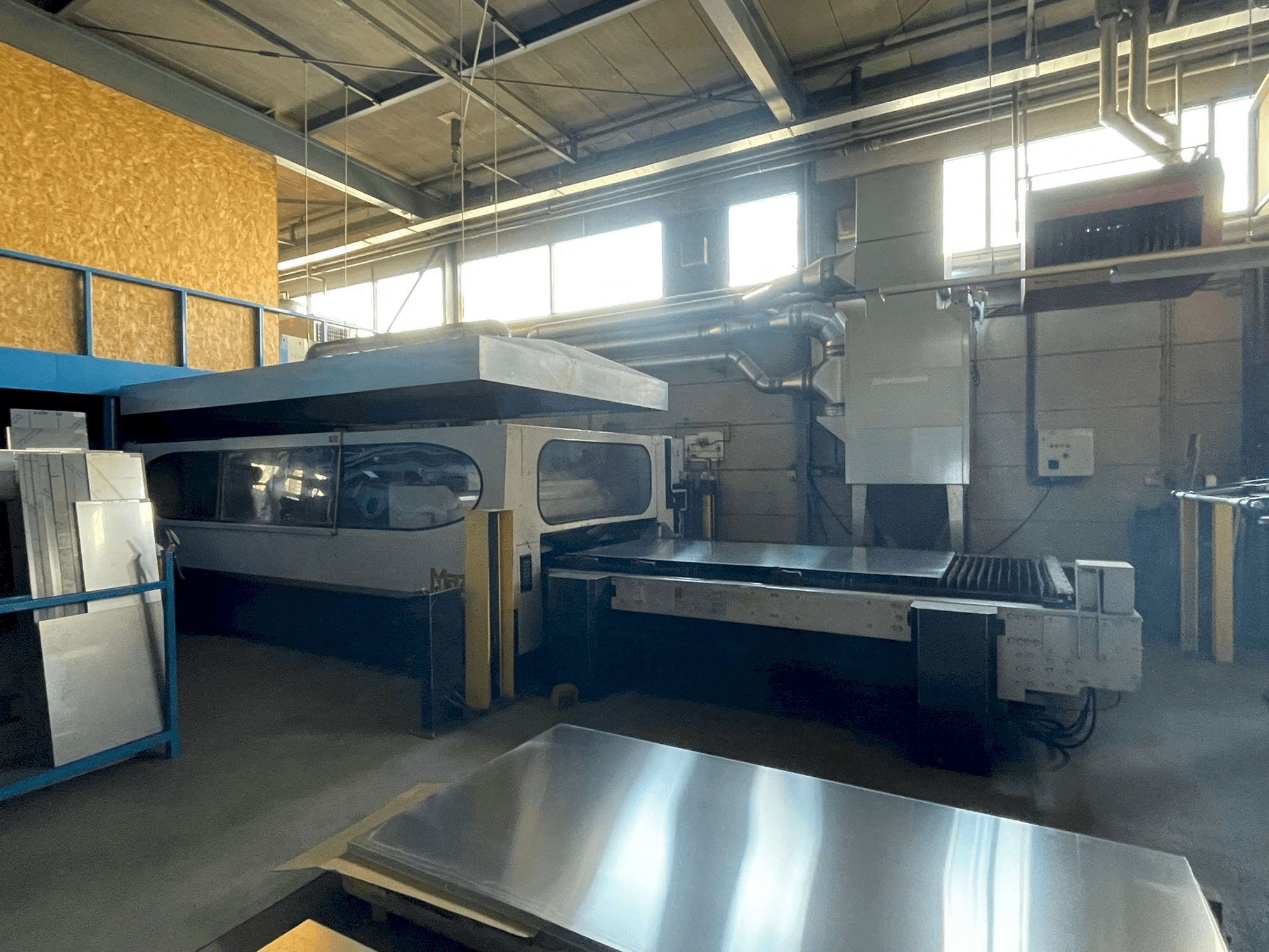 Front view of Mazak HyperGear 510 machine