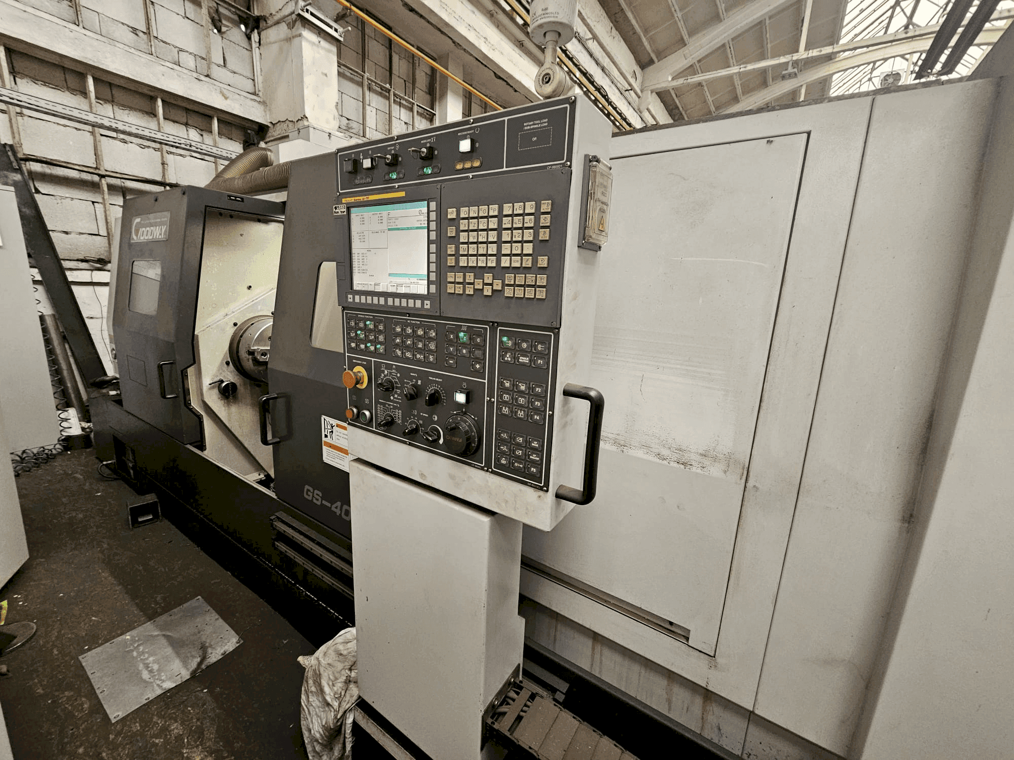 Front view of Goodway GS-4000LM machine
