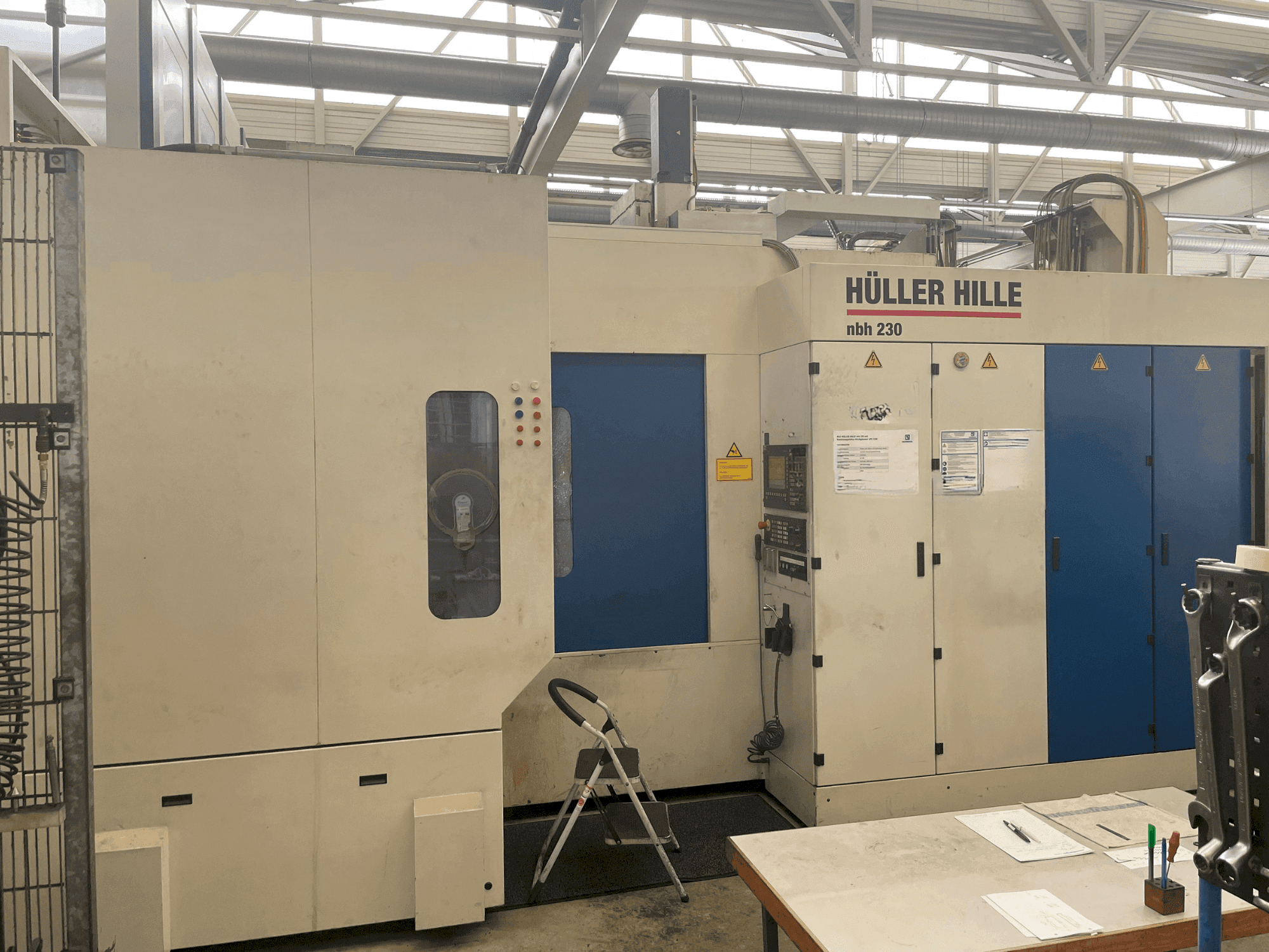 Front view of HULLER HILLE NBH 230 machine