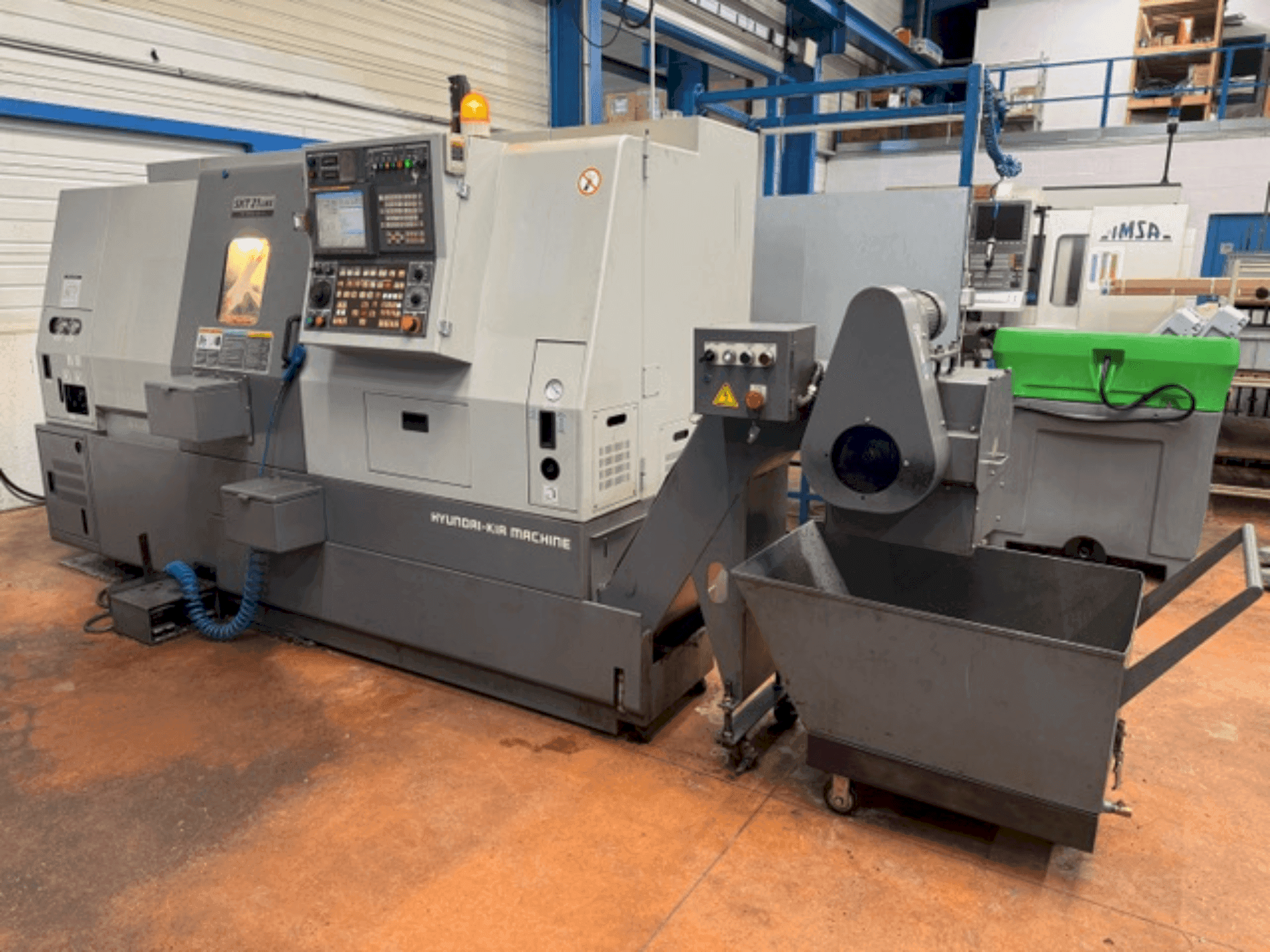 Front view of HYUNDAI KIA SKT21LMS machine