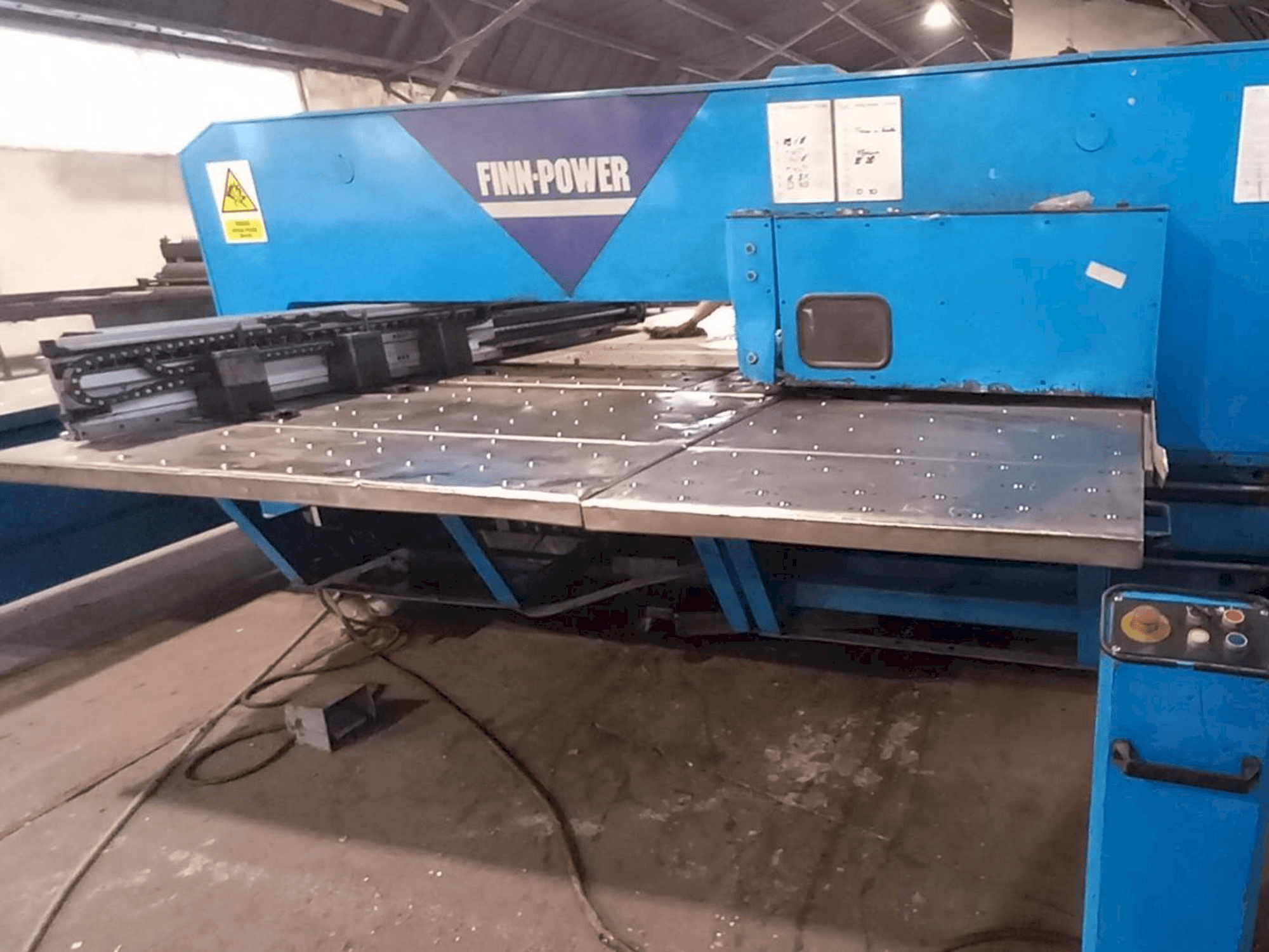 Front view of Finn-Power TP2515I/21/AM machine