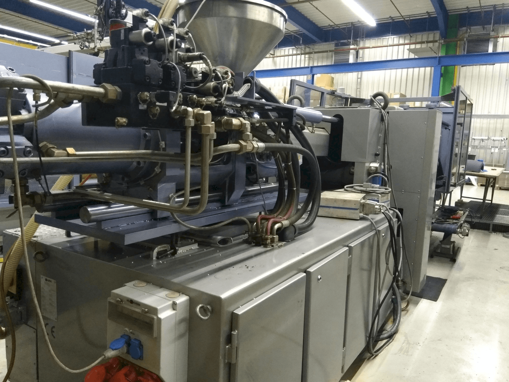 Front view of HPM Hemscheid 2500-1400 machine