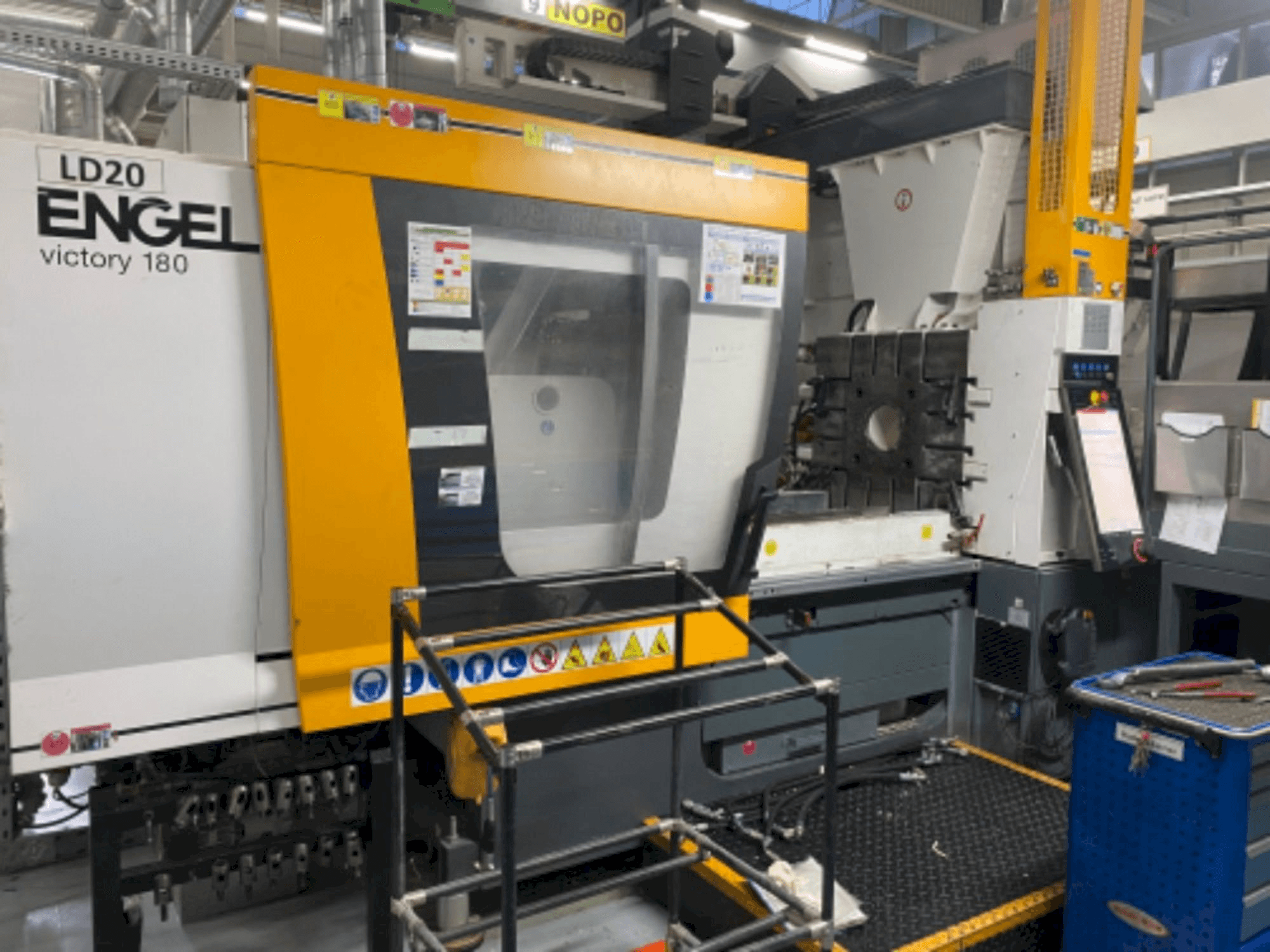 Front view of Engel Victory 330/180 Tech machine