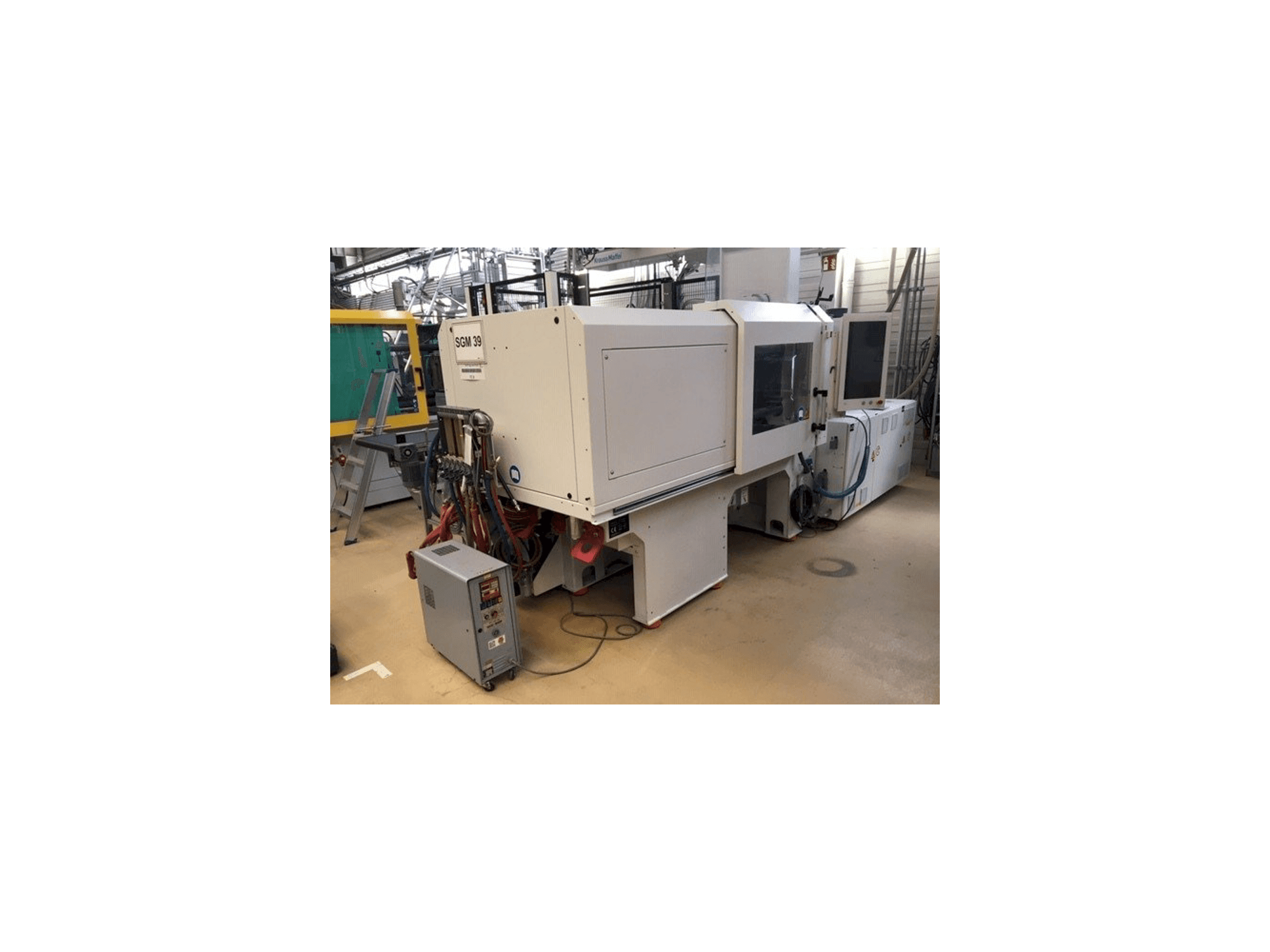 Front view of Krauss Maffei 80-250 PX machine