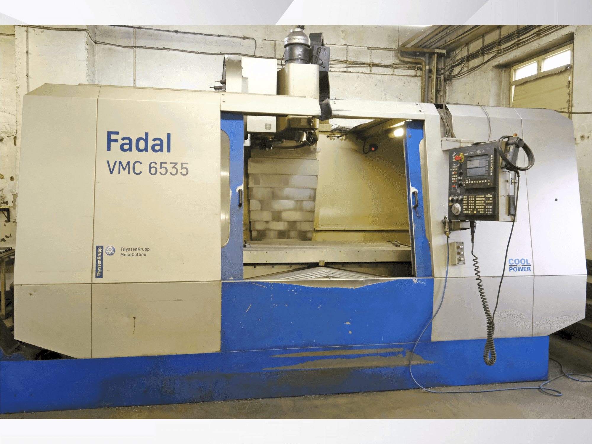Front view of FADAL VMC 6535 HT machine