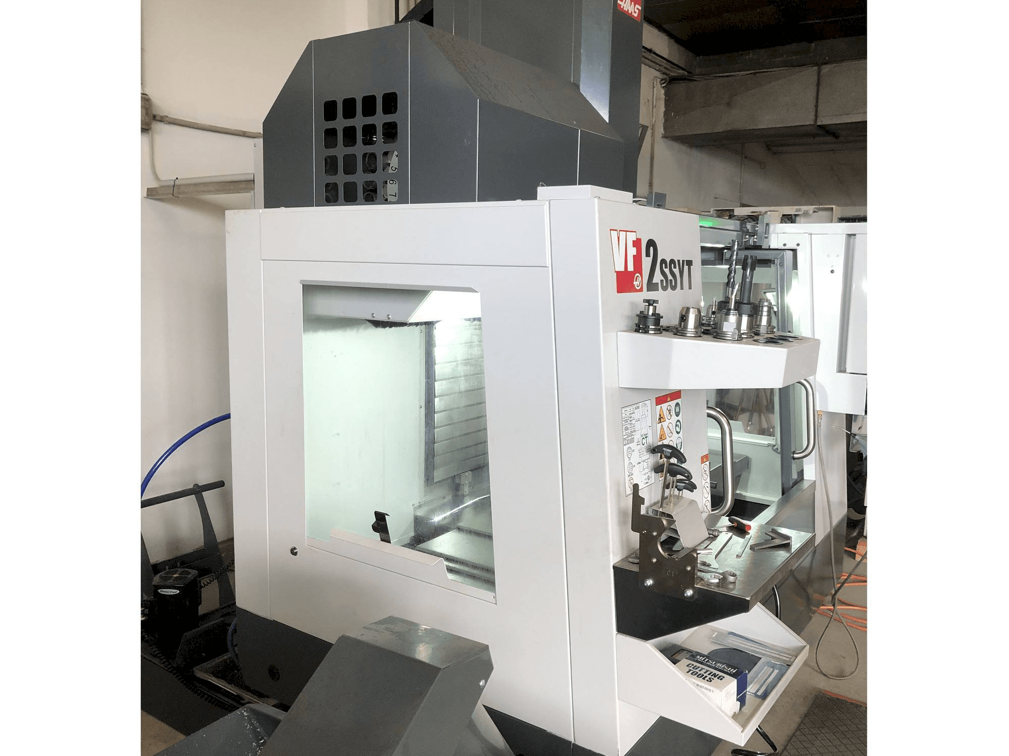 Front view of HAAS VF-2SSYT machine