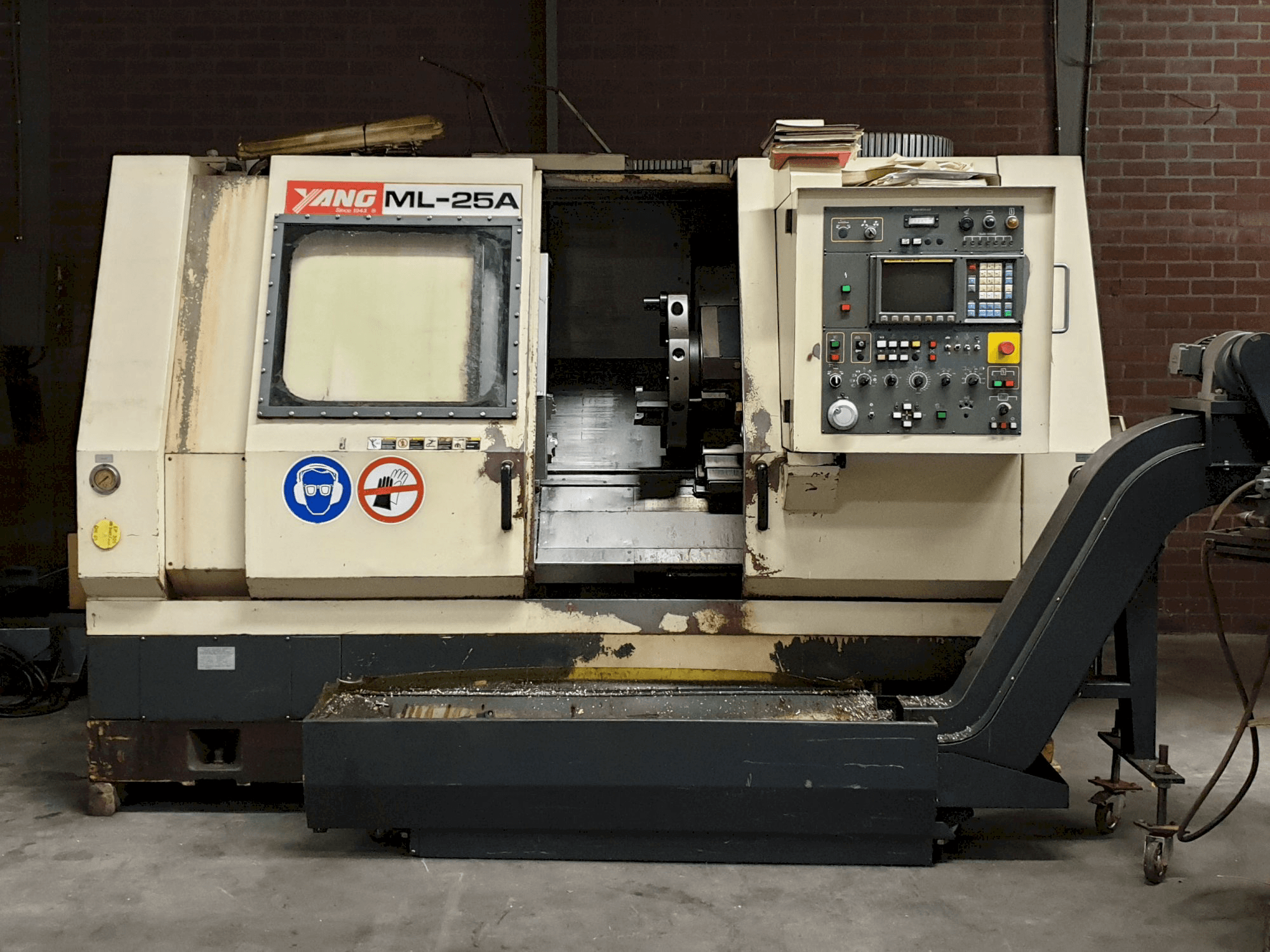 Front view of Yang ML - 25A Machine