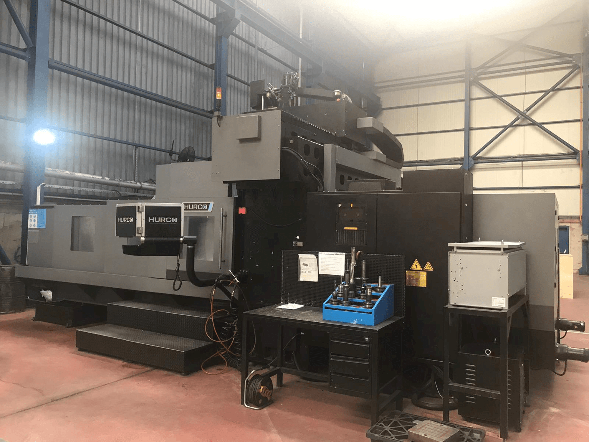 Front view of Hurco DCX 32i machine