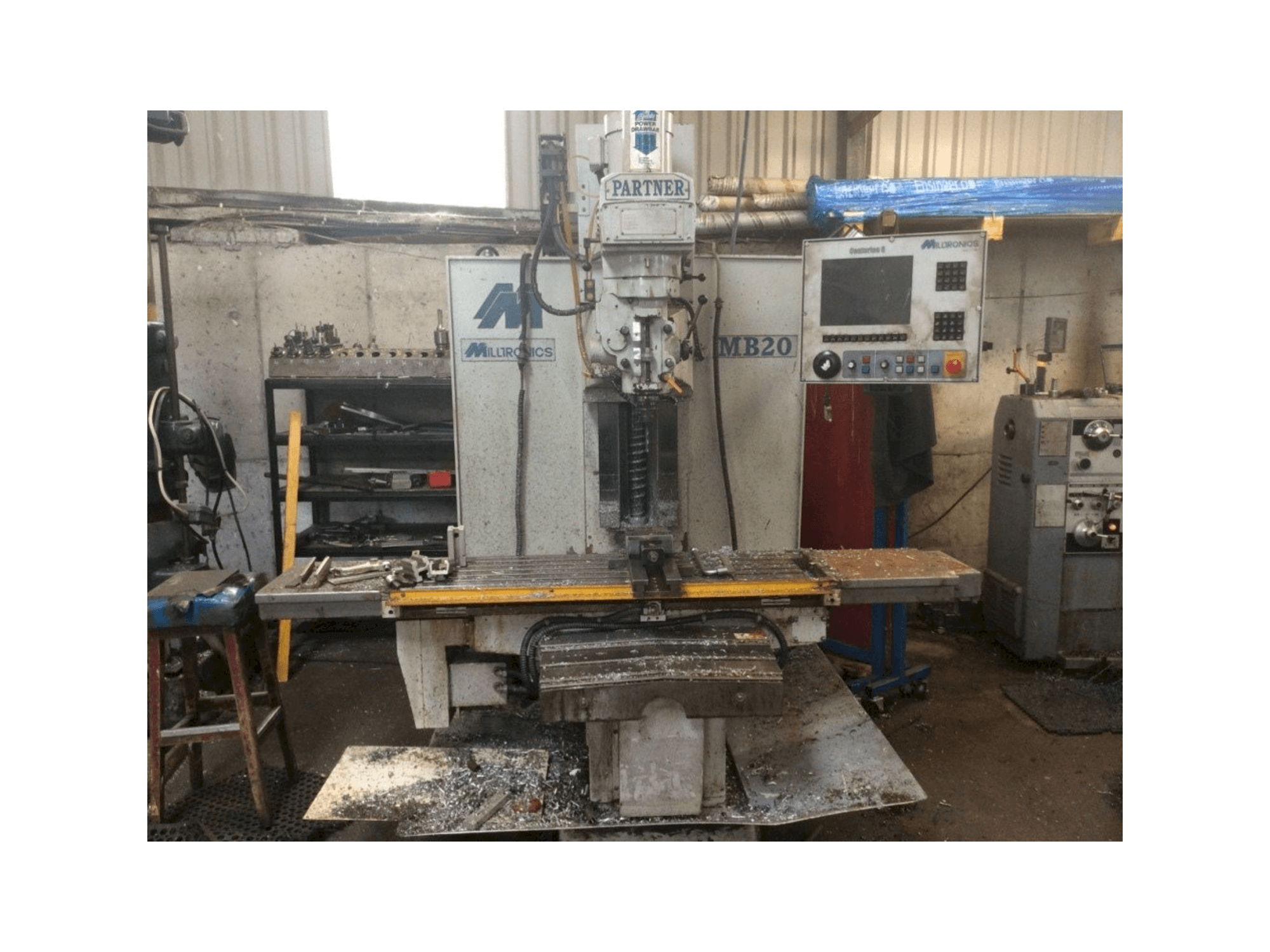 Front view of MILLTRONICS MB20 machine