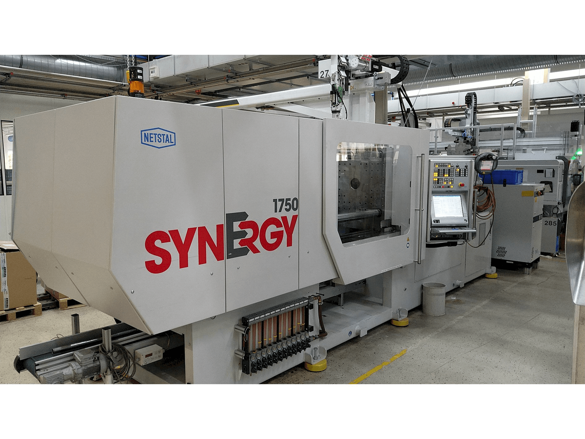 Front view of Netstal SynErgy 1750-600 machine