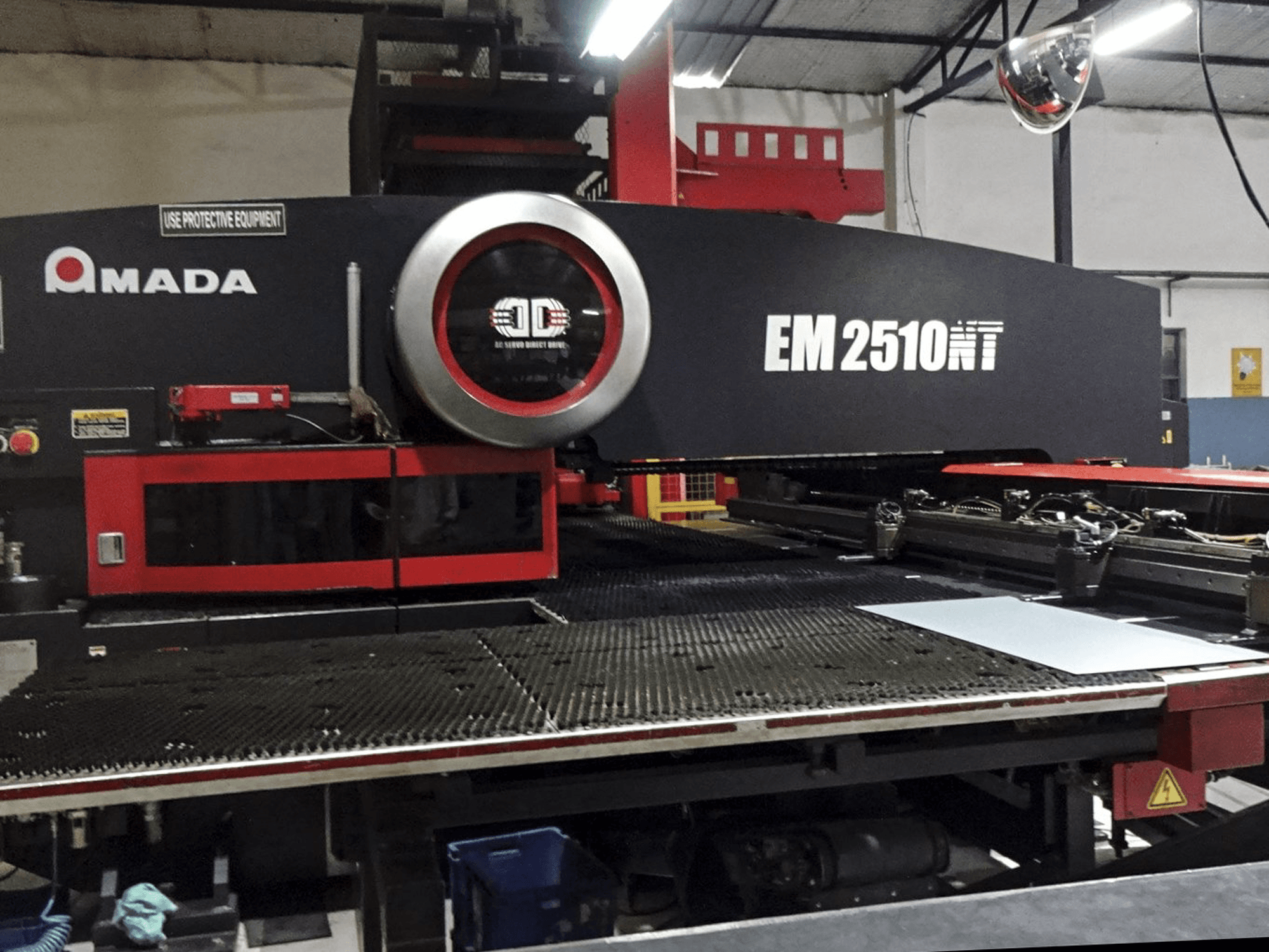 Front view of AMADA EM2510NT Machine