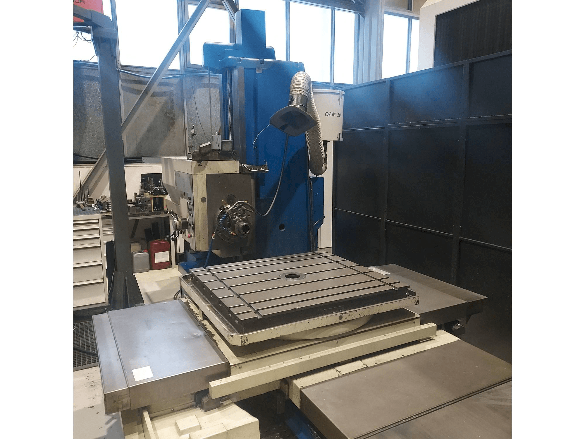 Front view of TOS WH 10 CNC machine