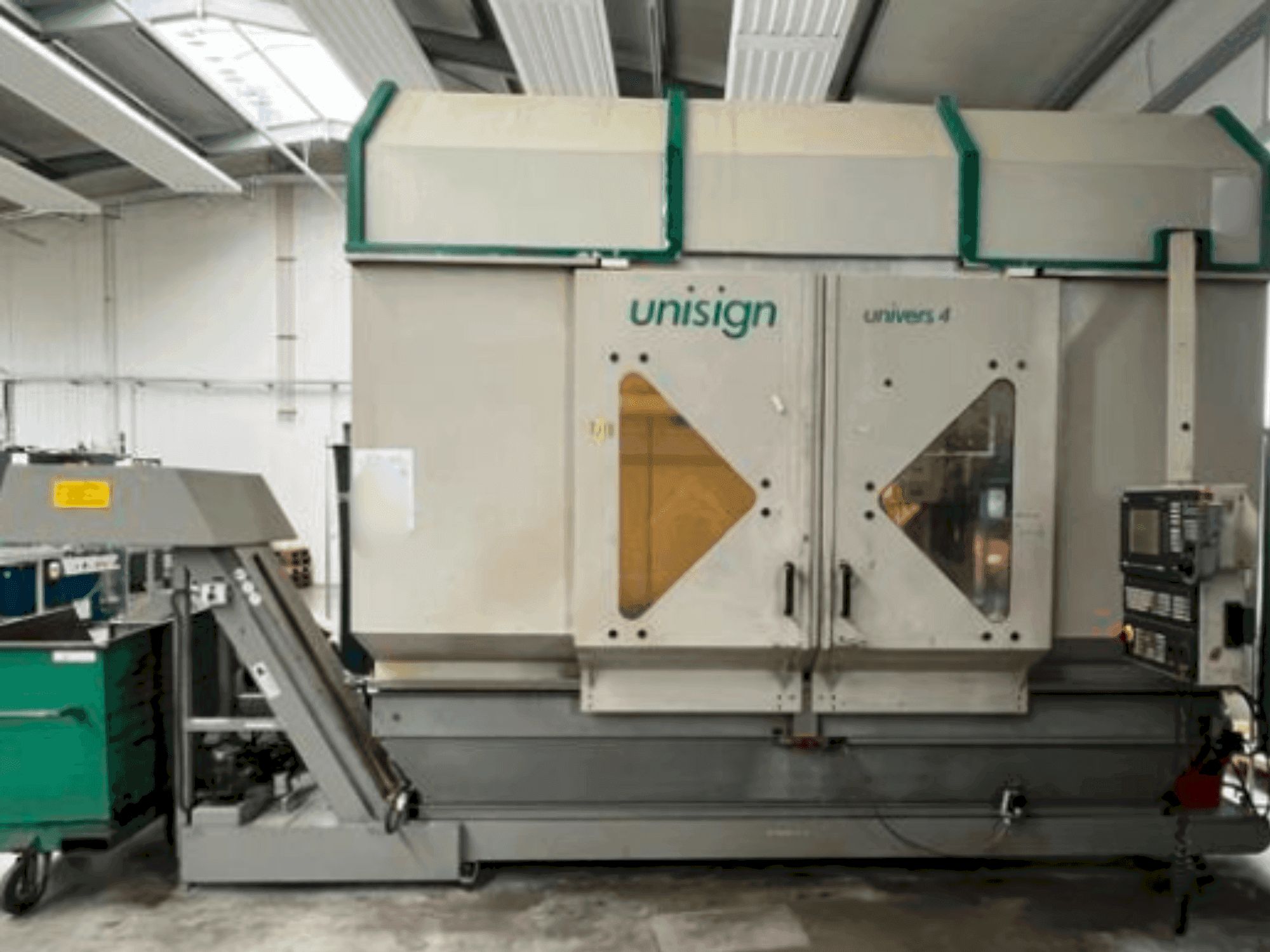 Front view of Unisign Univers 4 machine