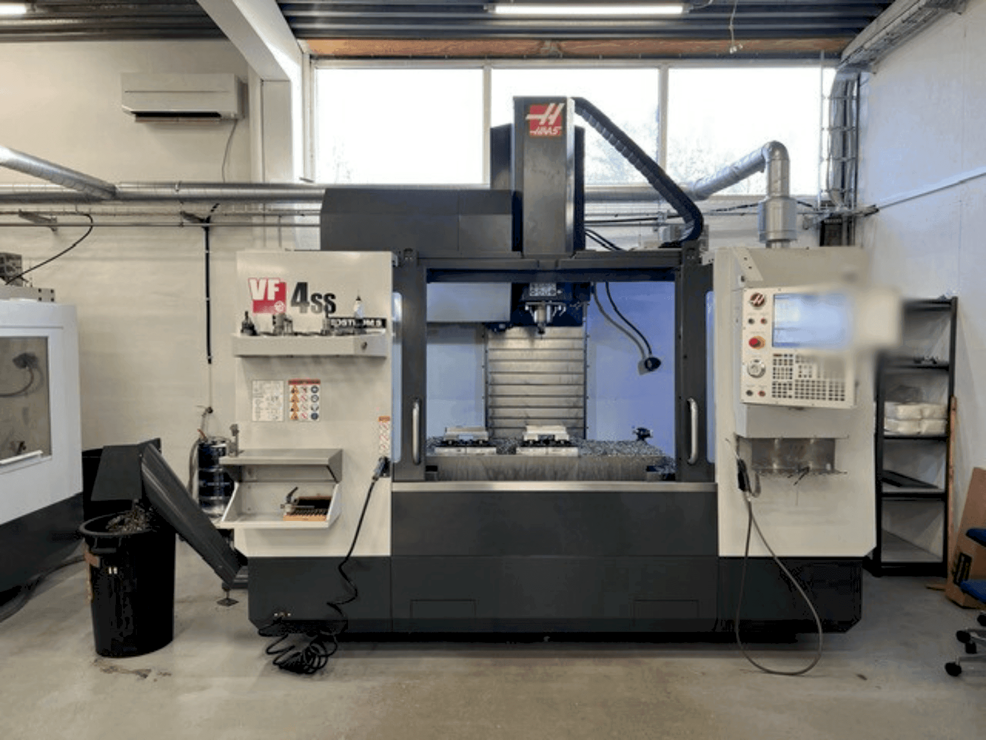 Front view of HAAS VF-4SS machine