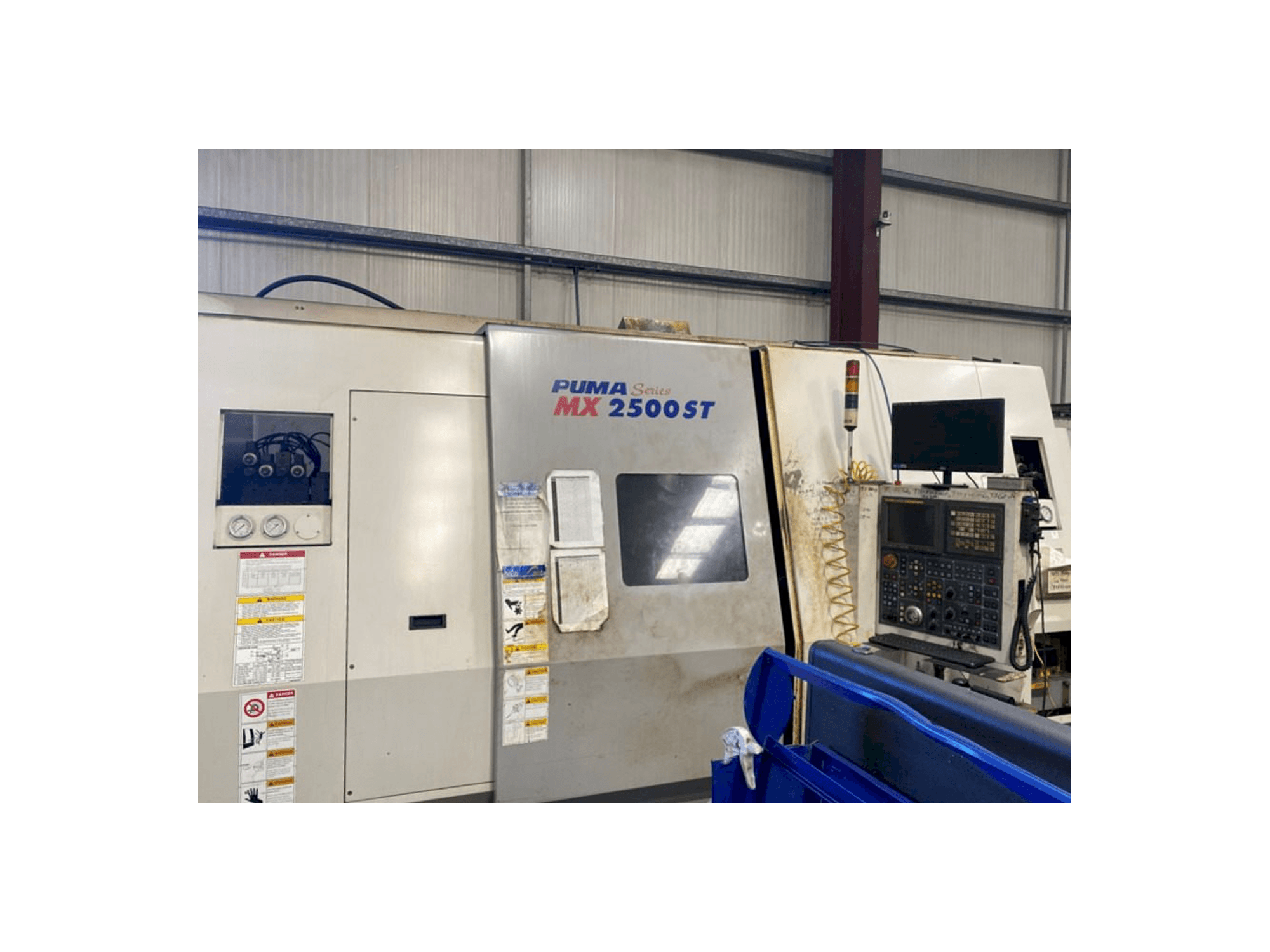 Front view of DAEWOO PUMA MX2500ST machine