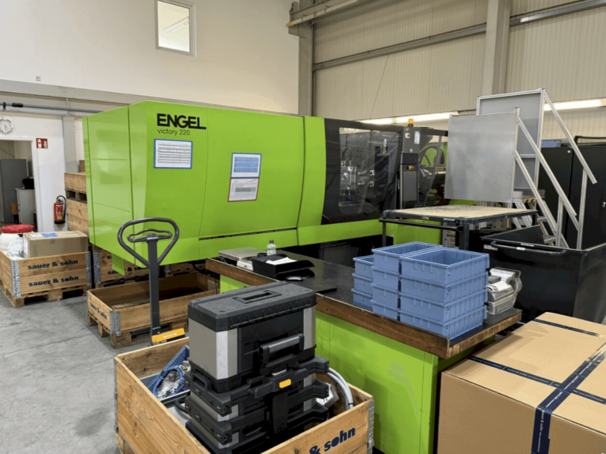 Front view of Engel Victory 750 / 220 spex machine