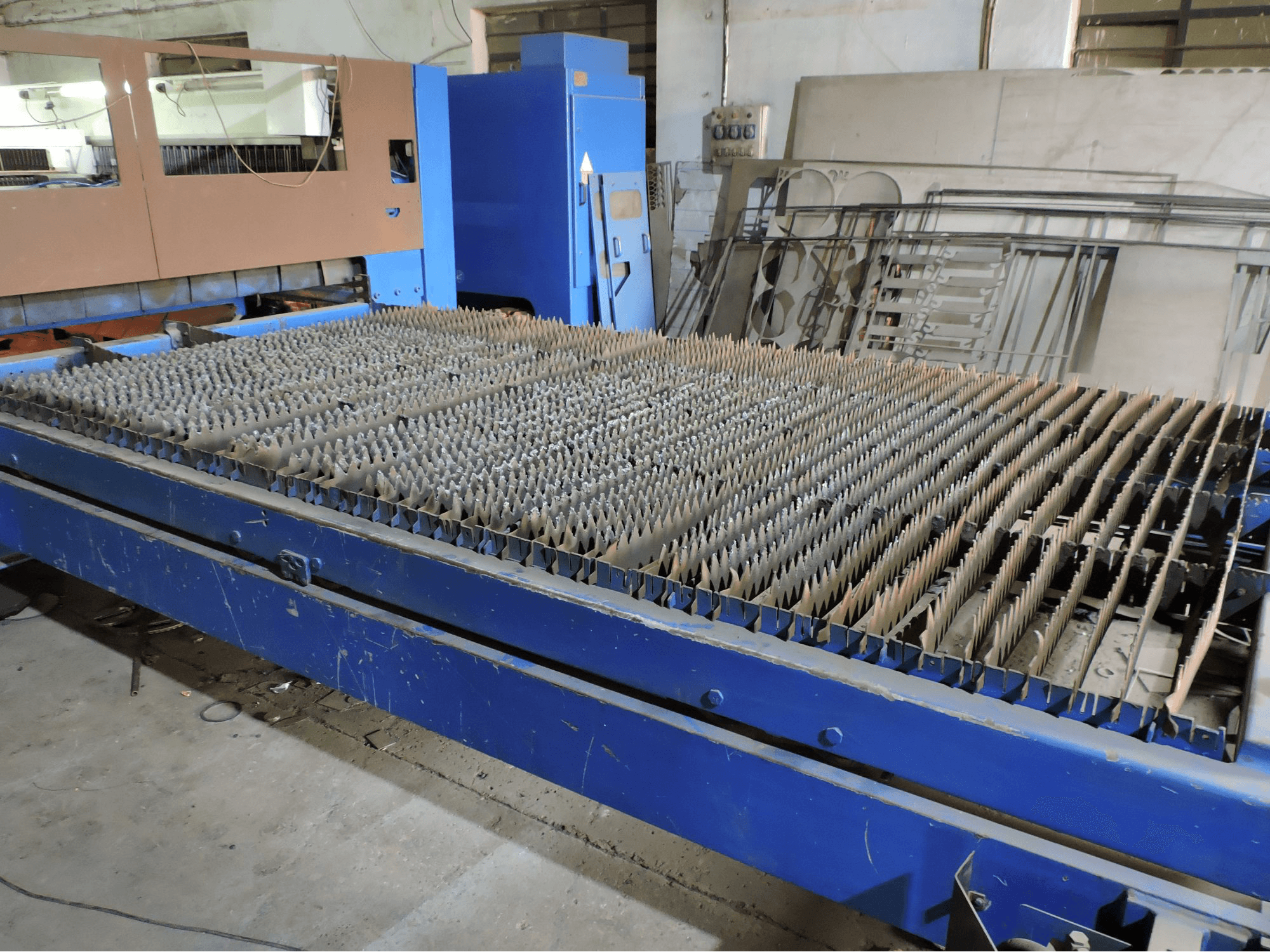 Left view of Trumpf Trumatic L4030 Machine