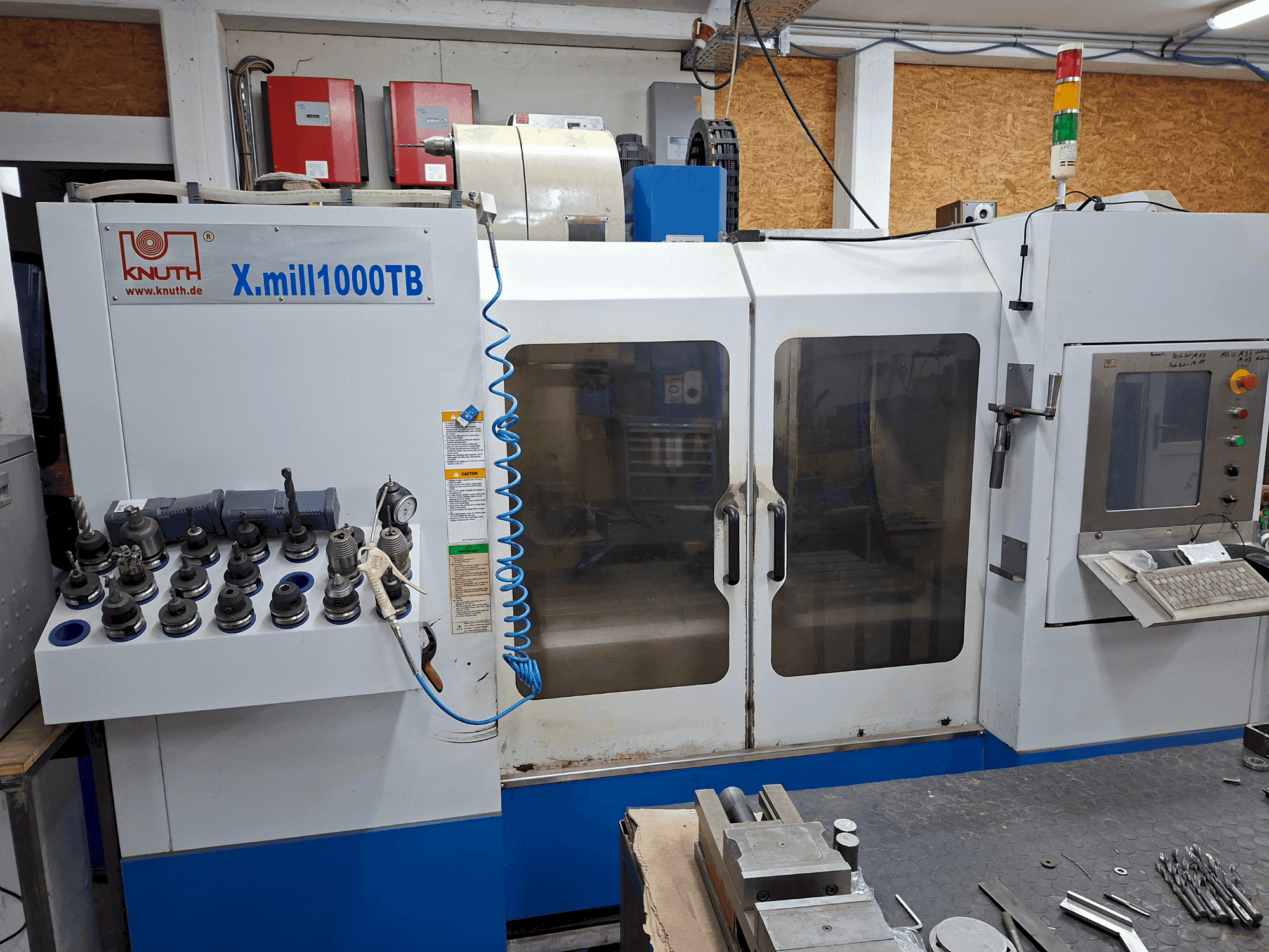 Front view of KNUTH XMill 1000 TB machine