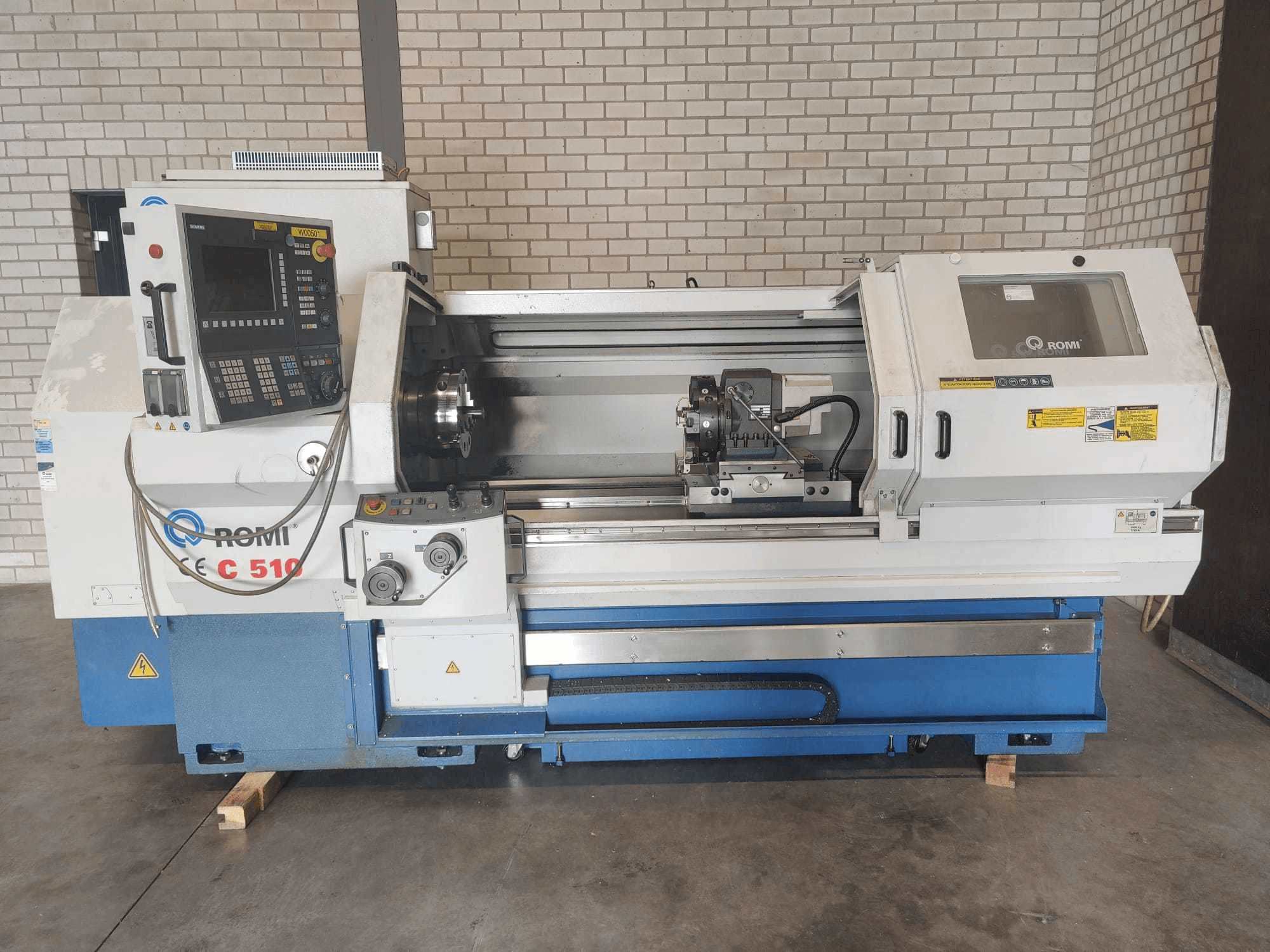 Front view of Romi C510 machine