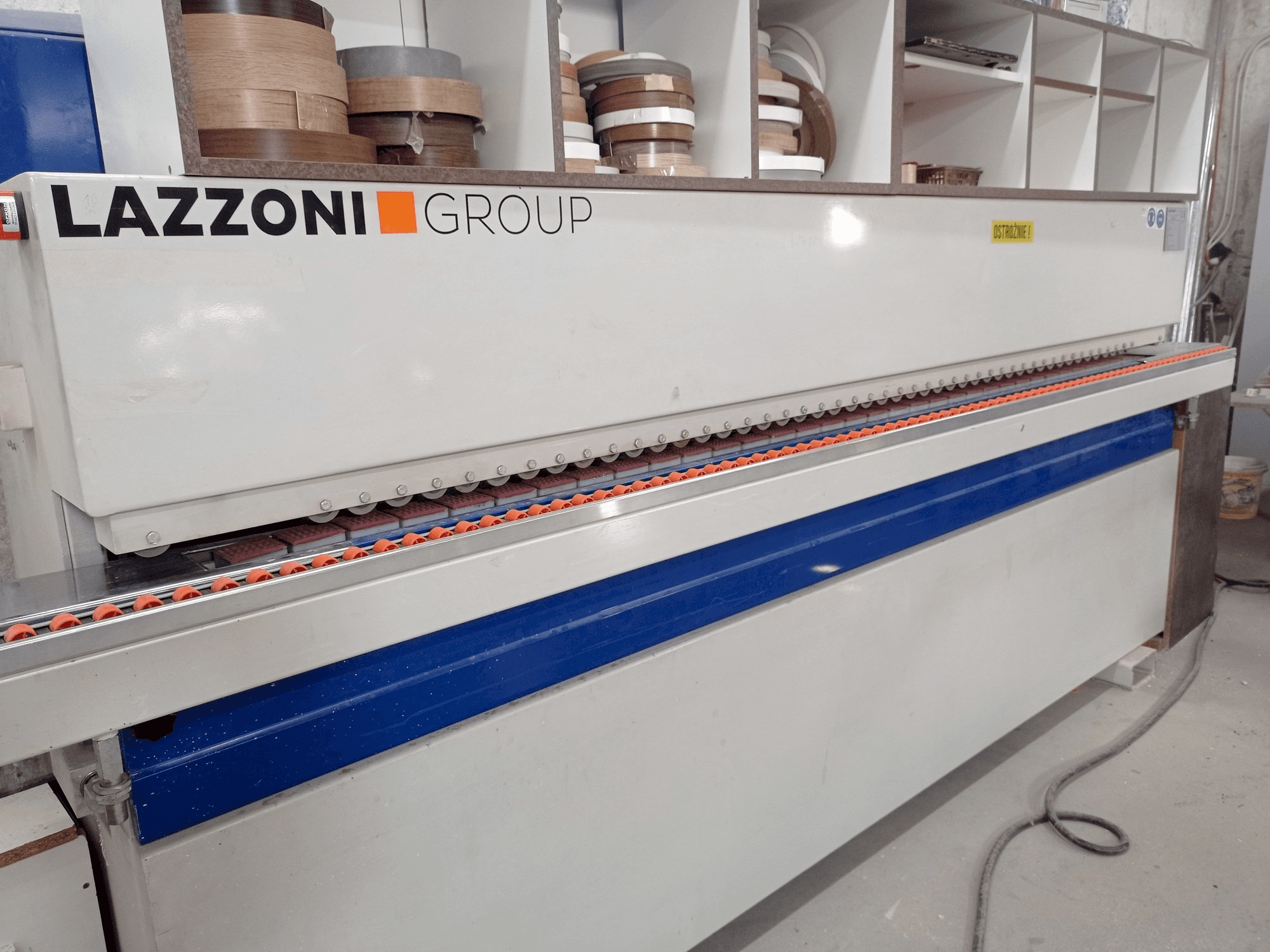 Front view of LAZZONI K400 machine