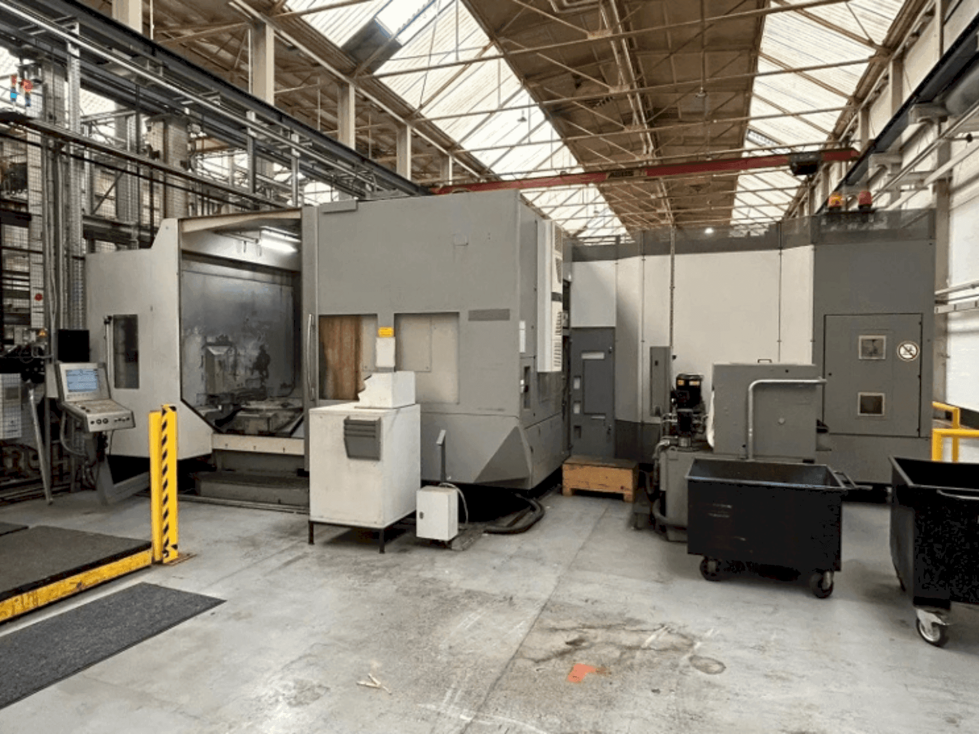 Front view of DMG DMC 100 H machine