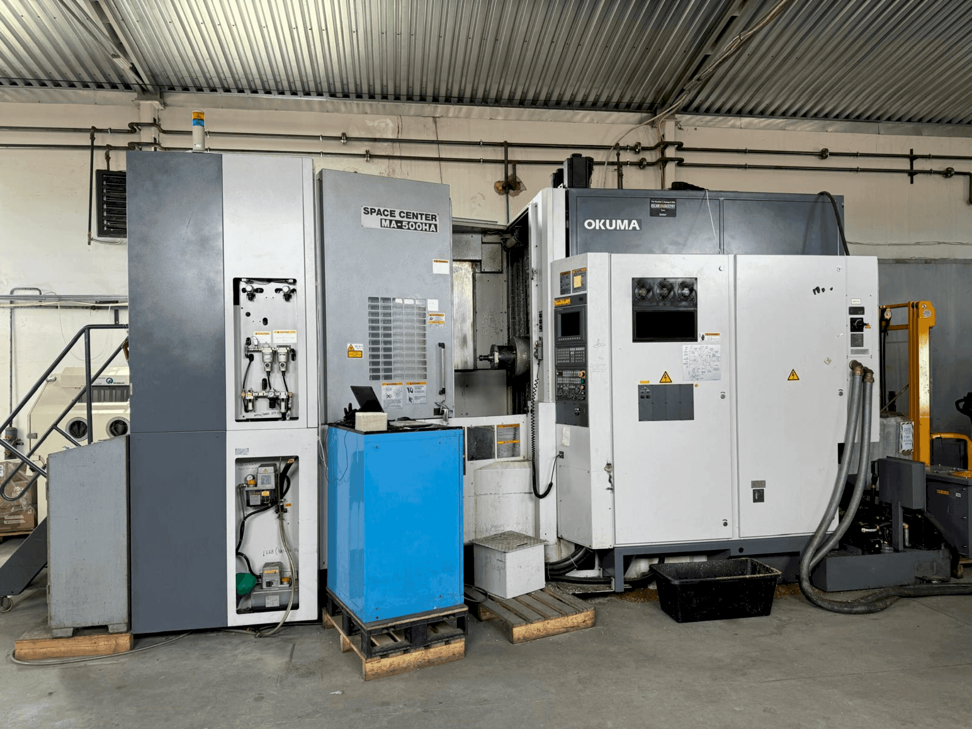 Front view of Okuma MA-500HA machine