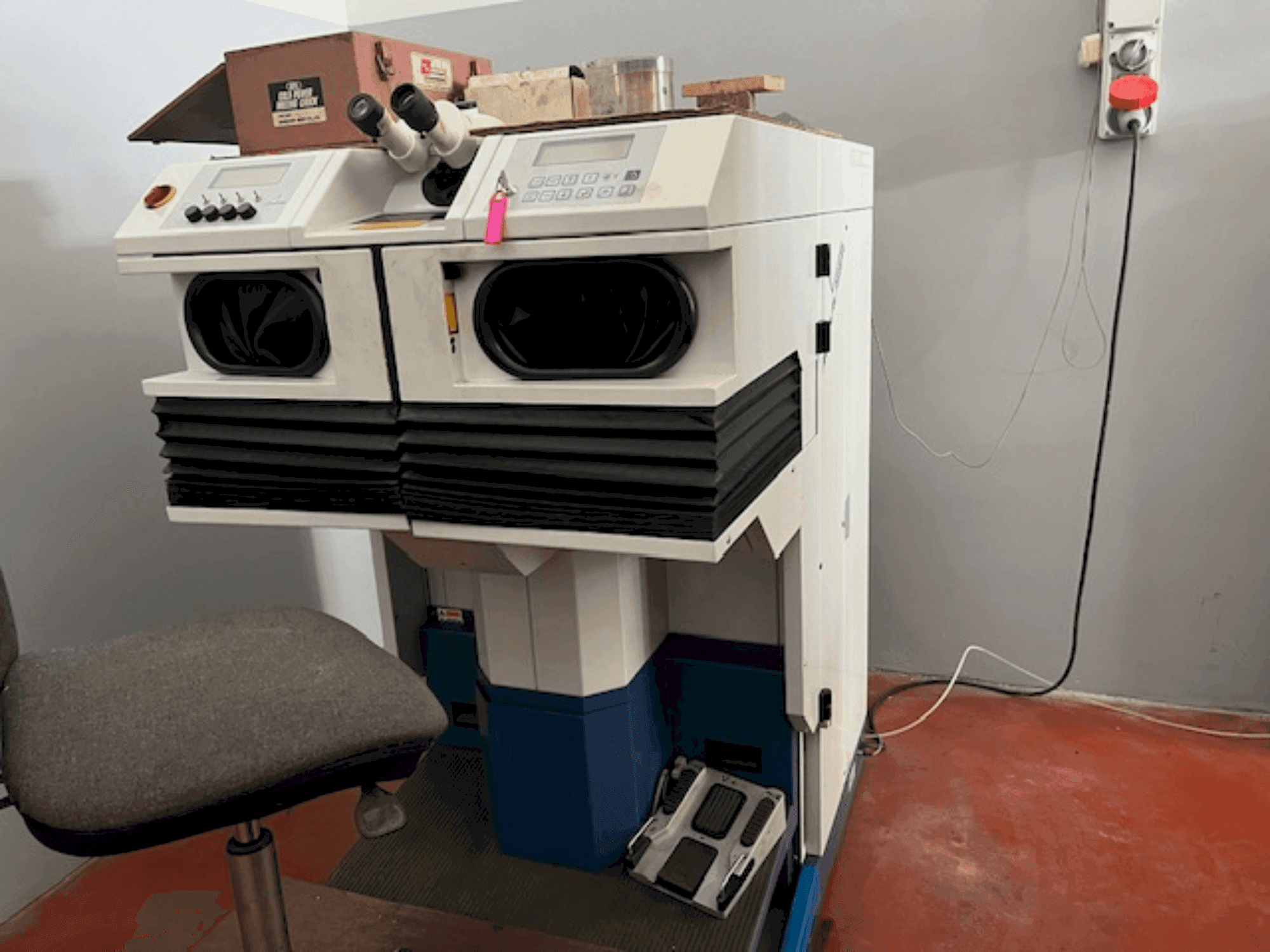 Front view of ALPHA LASER ALW 150 machine