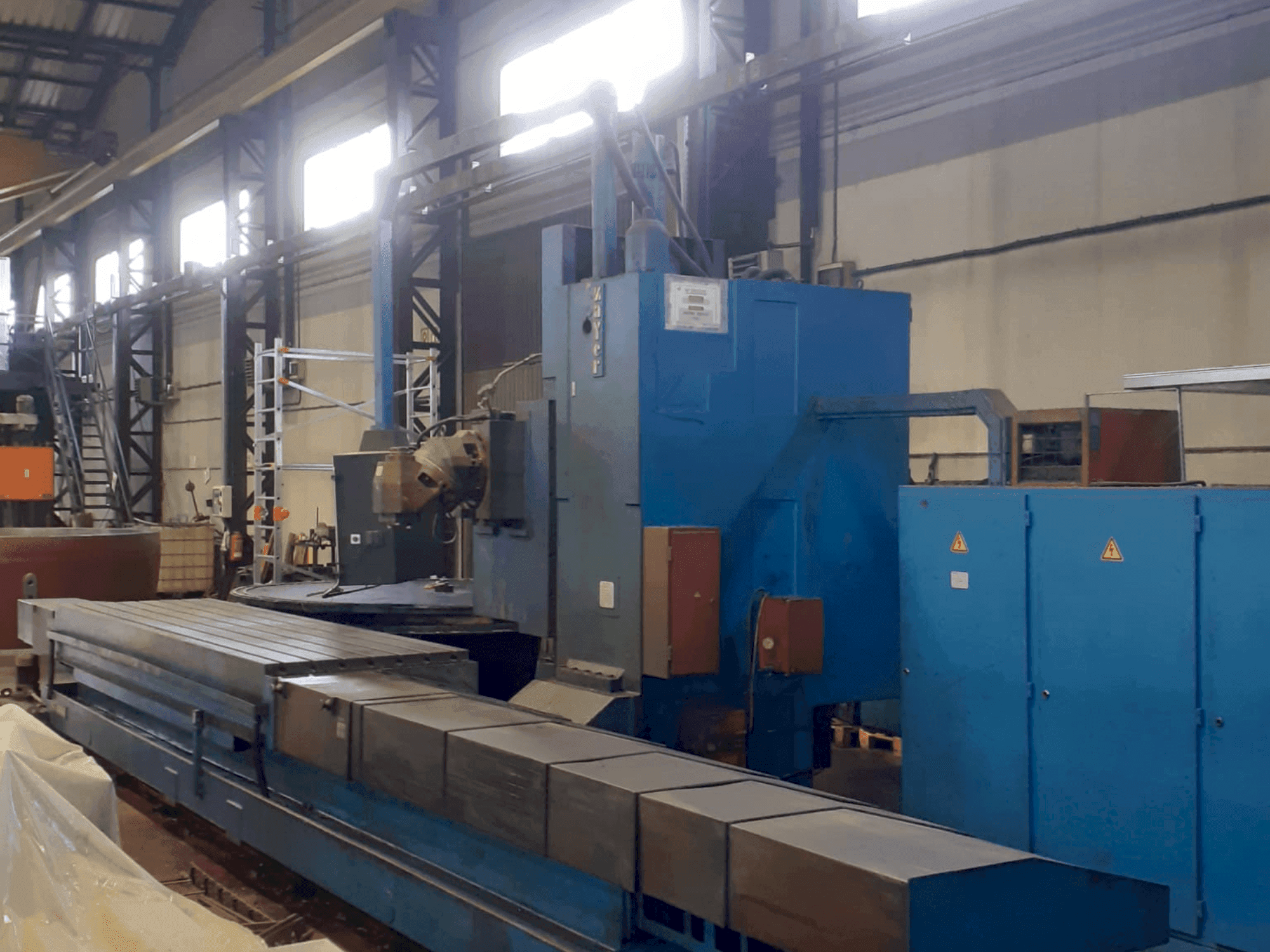 Front view of Zayer KF 4000 machine
