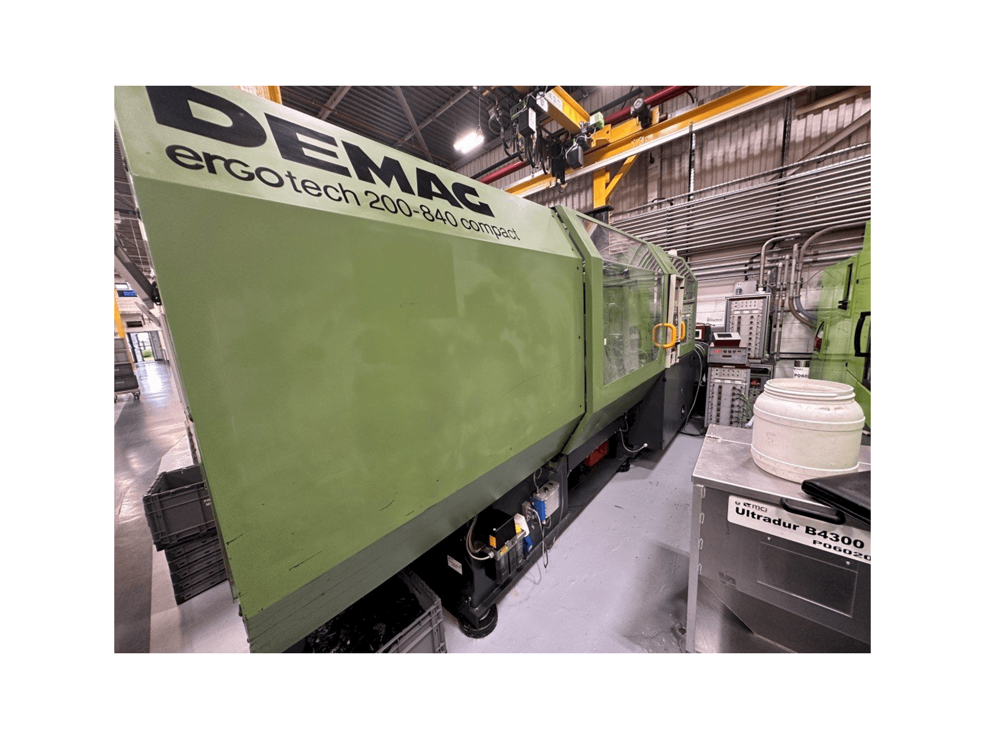 Left side view of DEMAG Ergotech 200-840 Compact machine