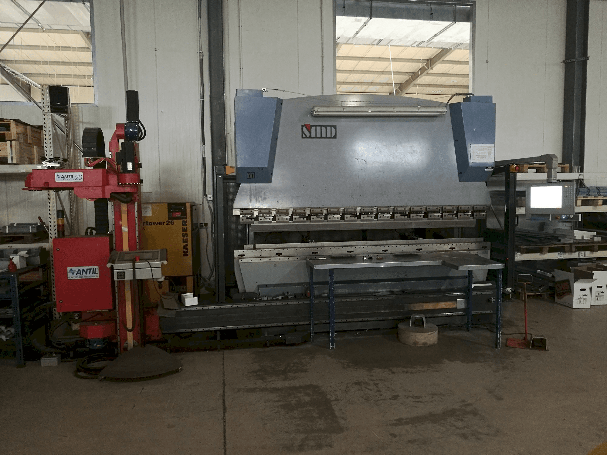 Front view of Yawei PBH 110-3100-4C machine