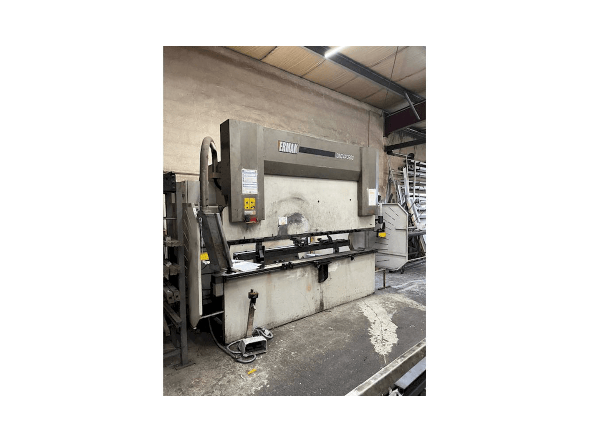 Front view of ERMAK Cnc ap machine