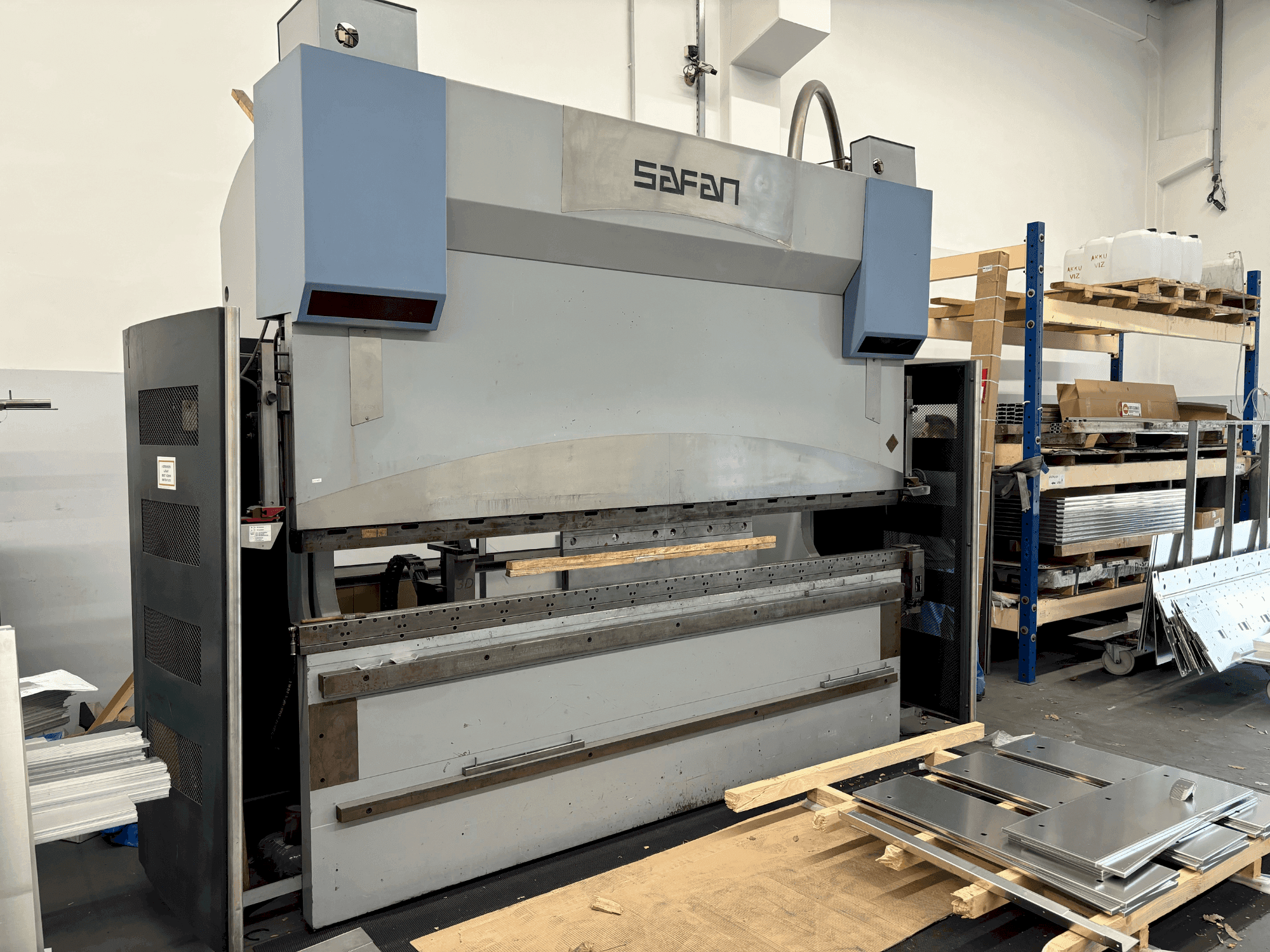 Front view of Safan CNCL-K 170-3100 TS1 machine