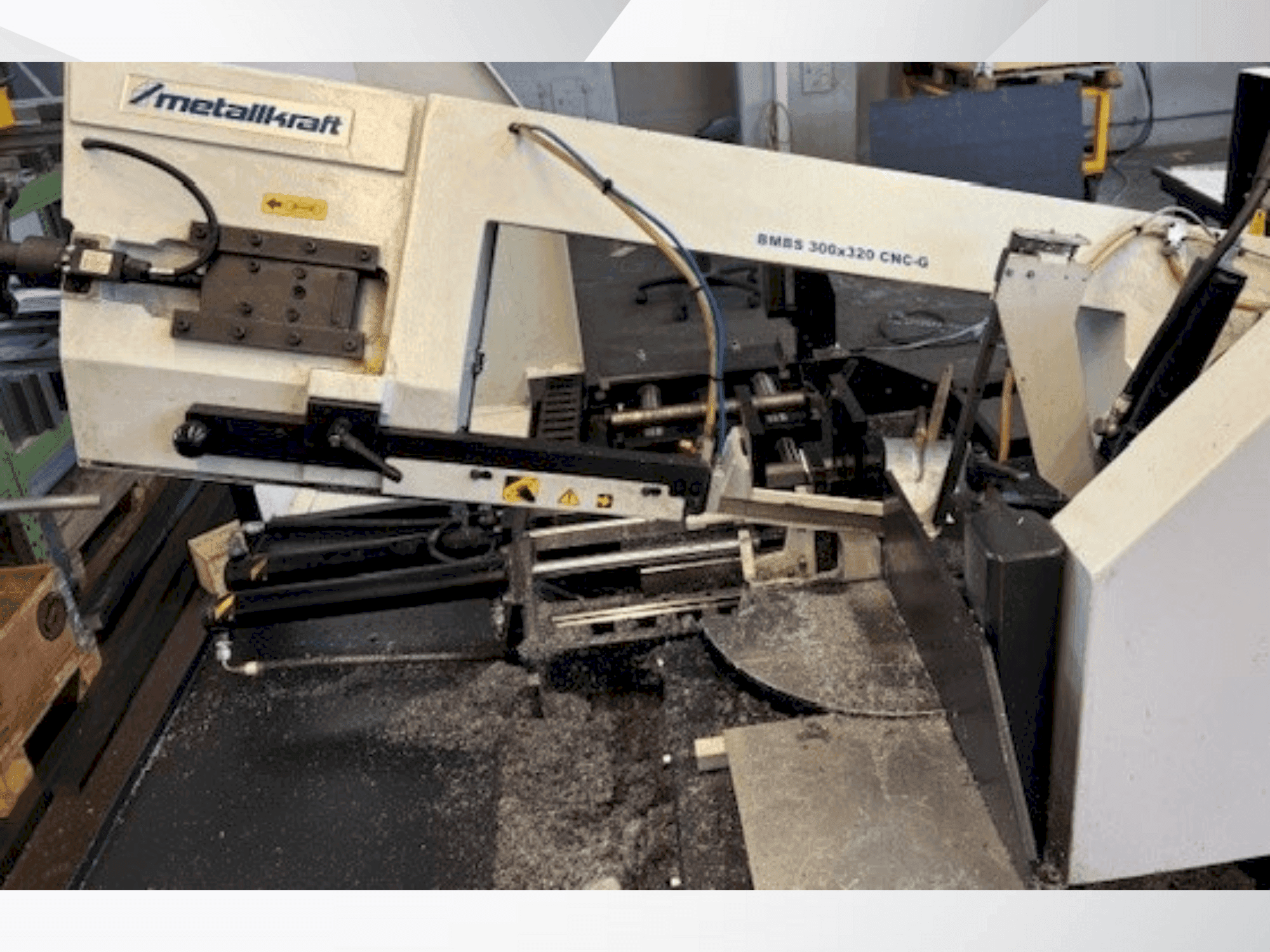 Front view of Metallkraft BMBS 300X320 machine