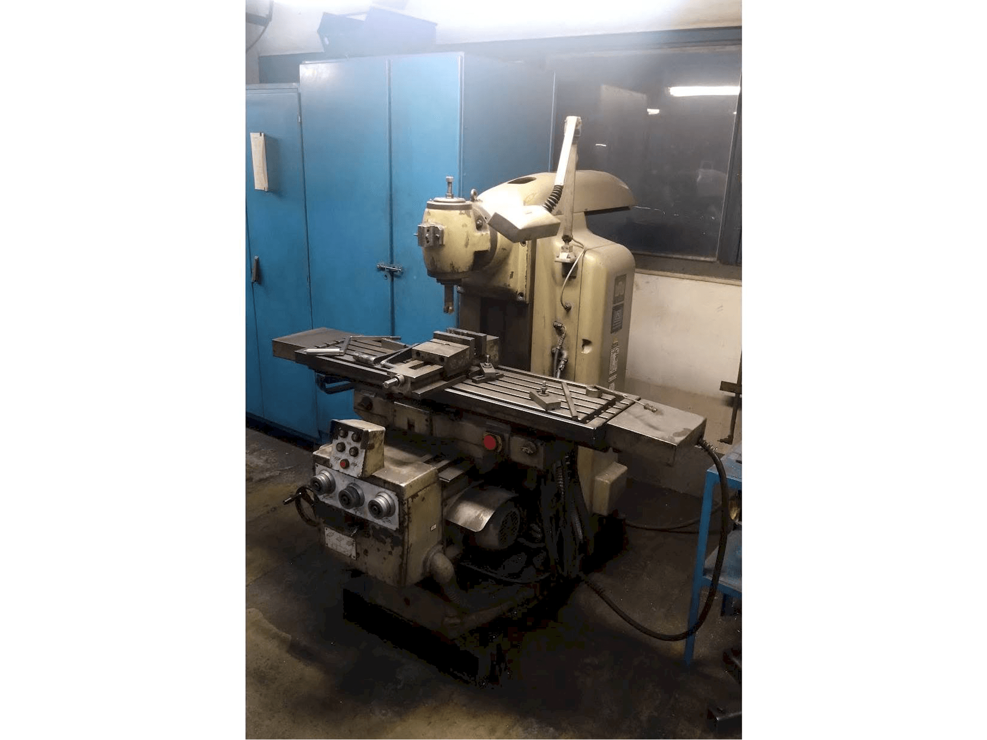 Front view of FU 250x1000 machine