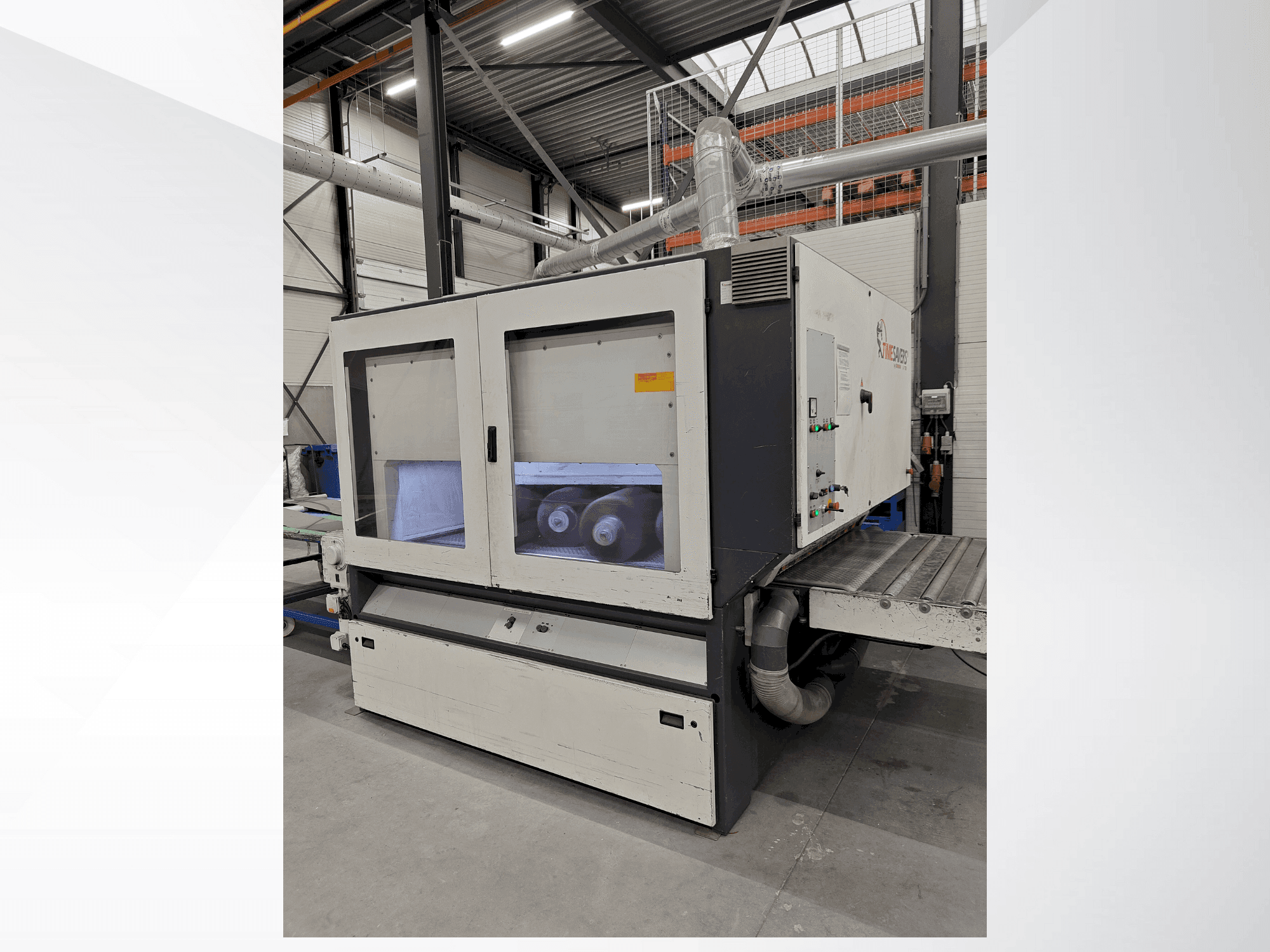 Front view of TIMESAVERS 42-SERIE-1350-RB machine