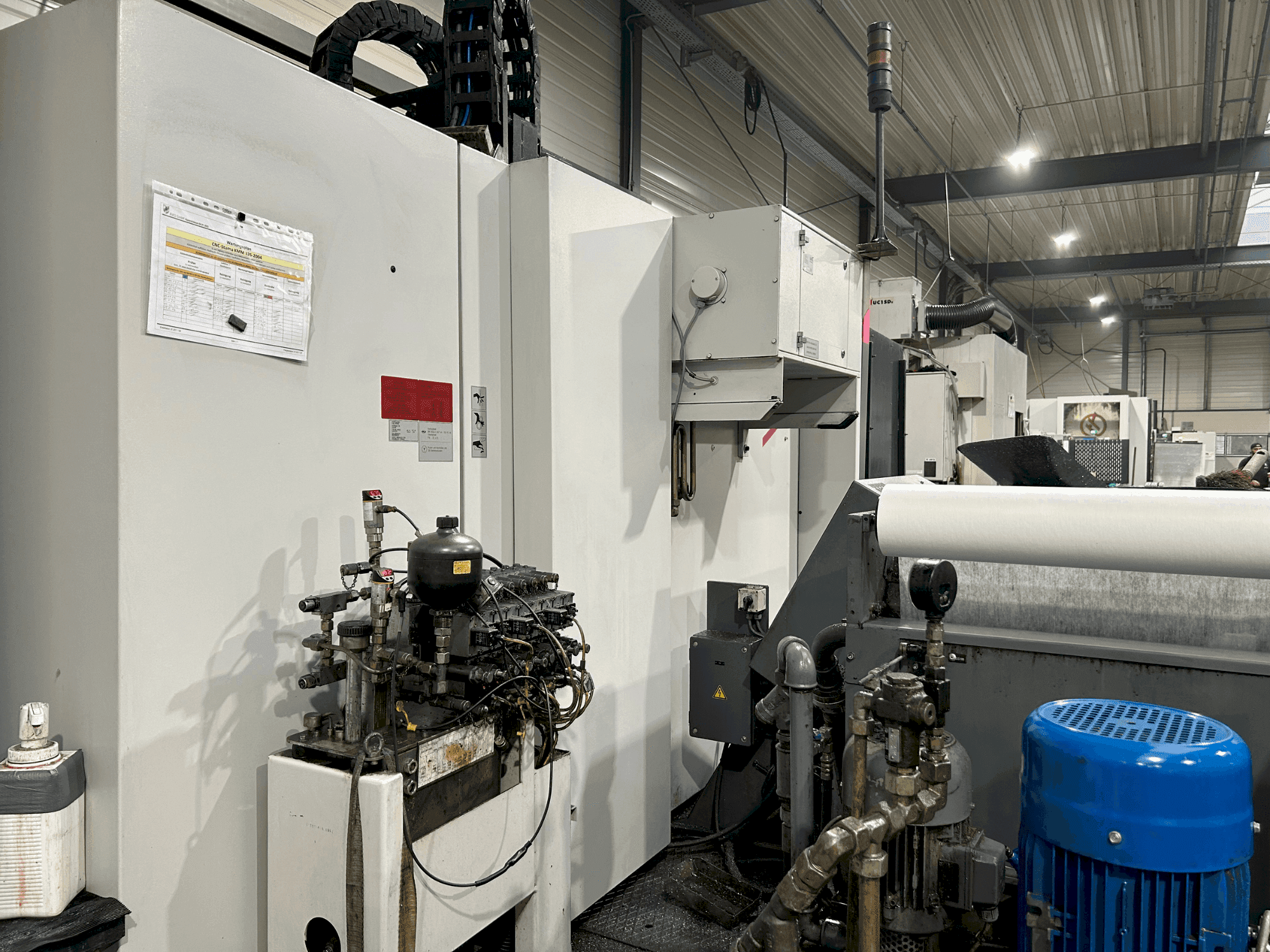 Front view of STAMA MC 326 TWIN machine