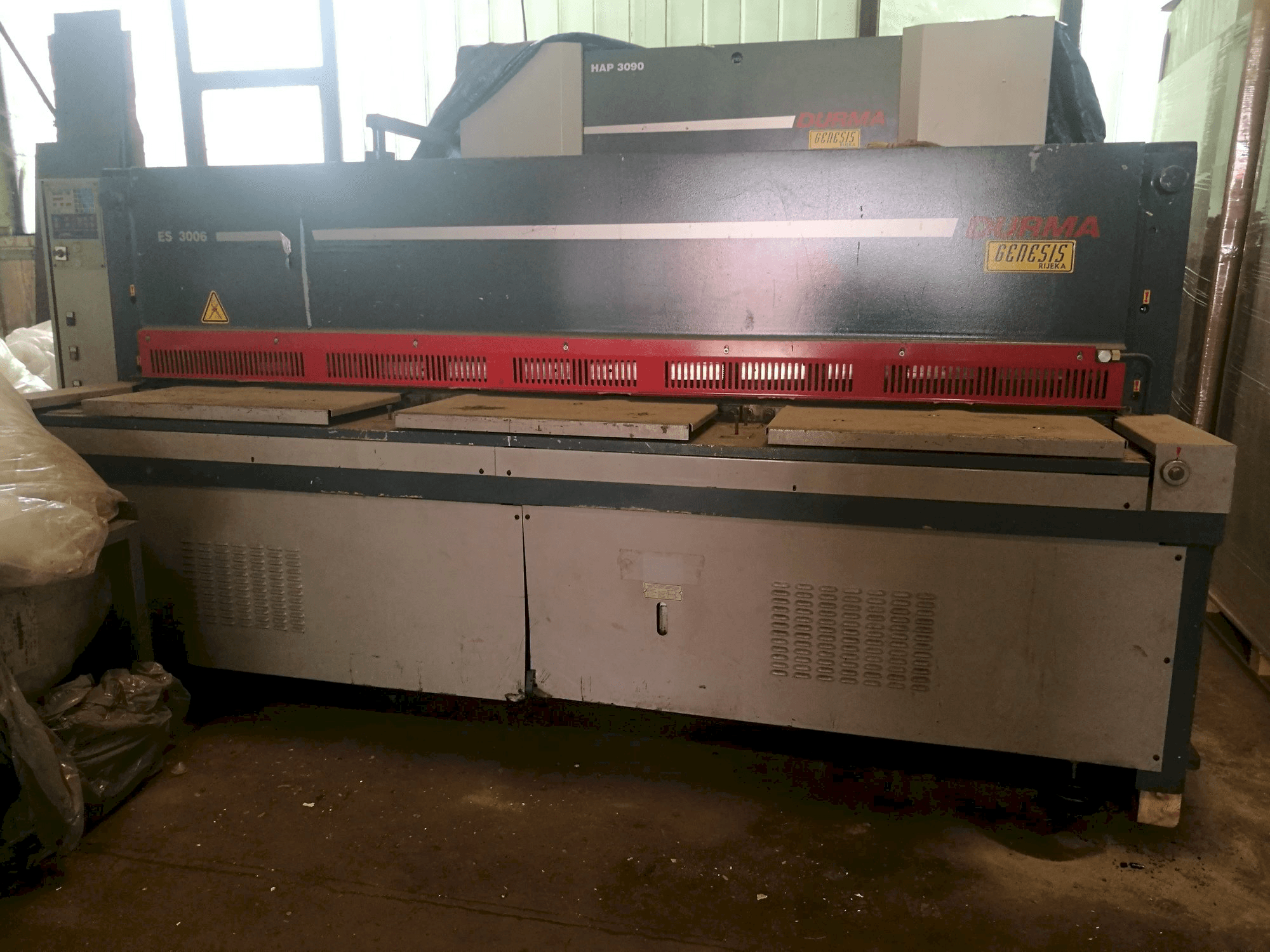Front view of Durma ES 3006 machine