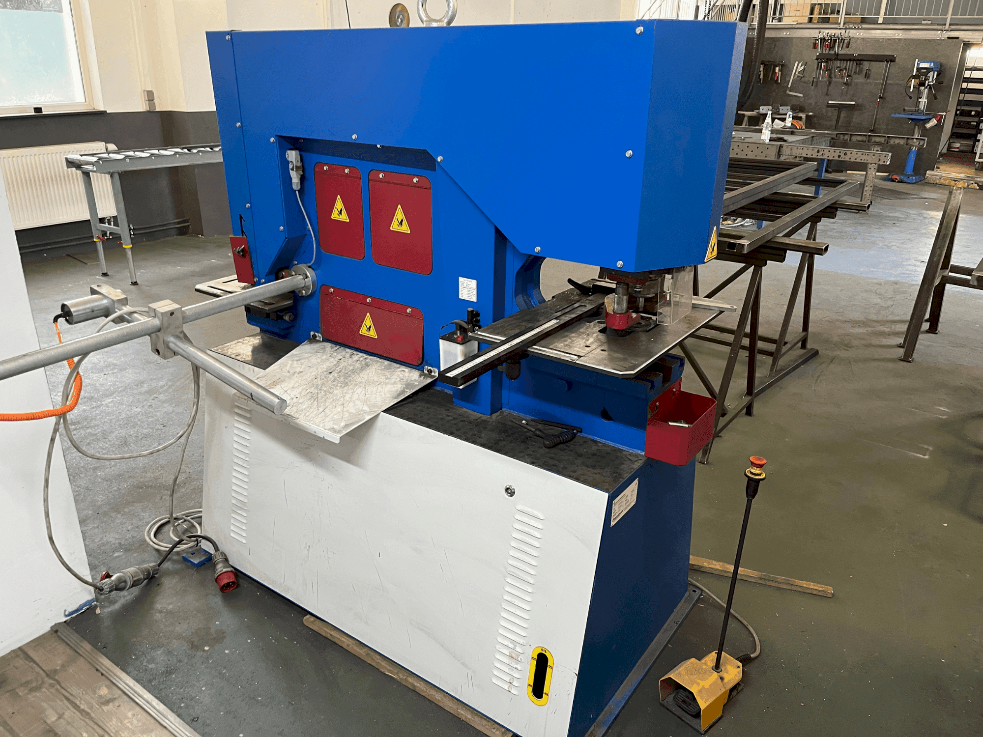 Front view of Metallkraft HPS 65 DS machine