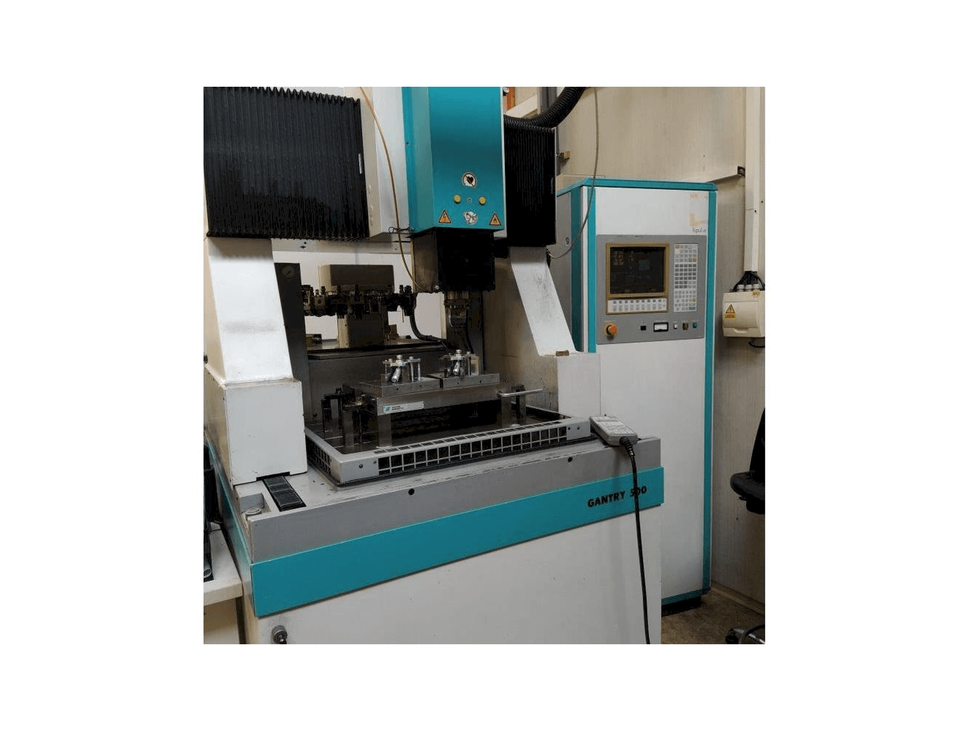 Front view of INGERSOLL Gantry 500 machine