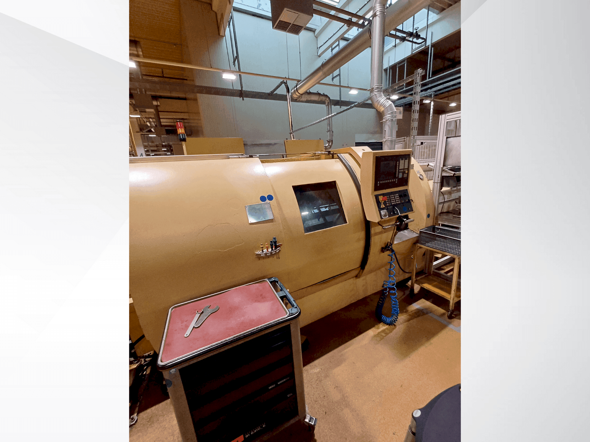 Front view of TRENS SBL500 CNC machine