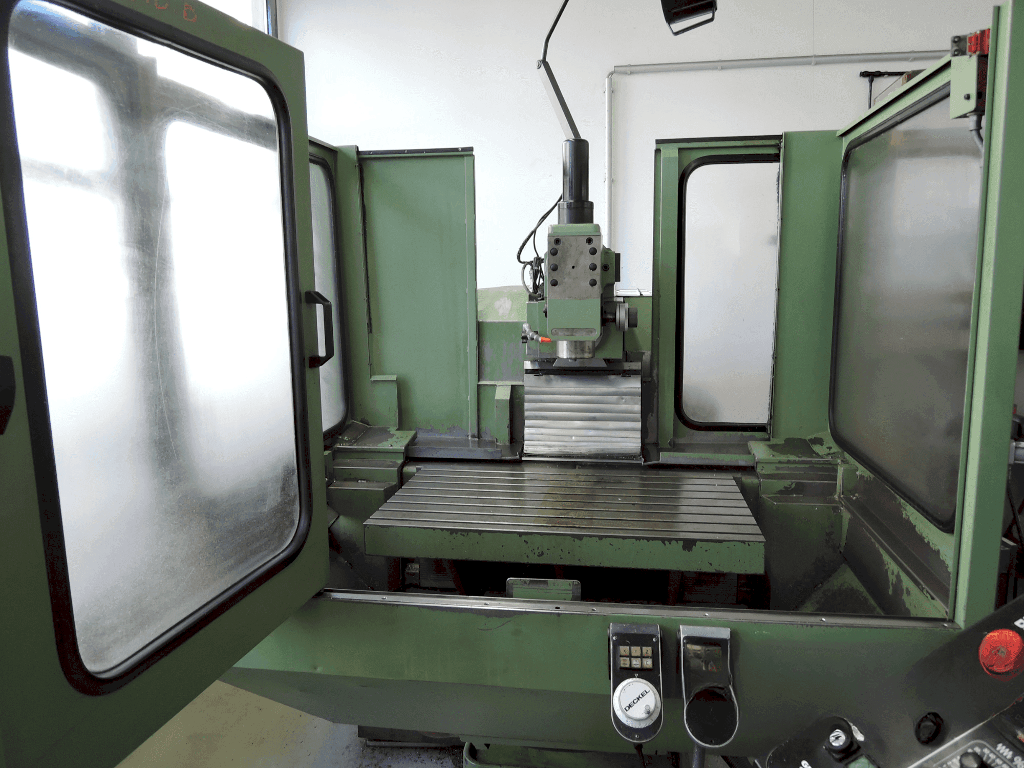 Front view of DECKEL FP4A machine