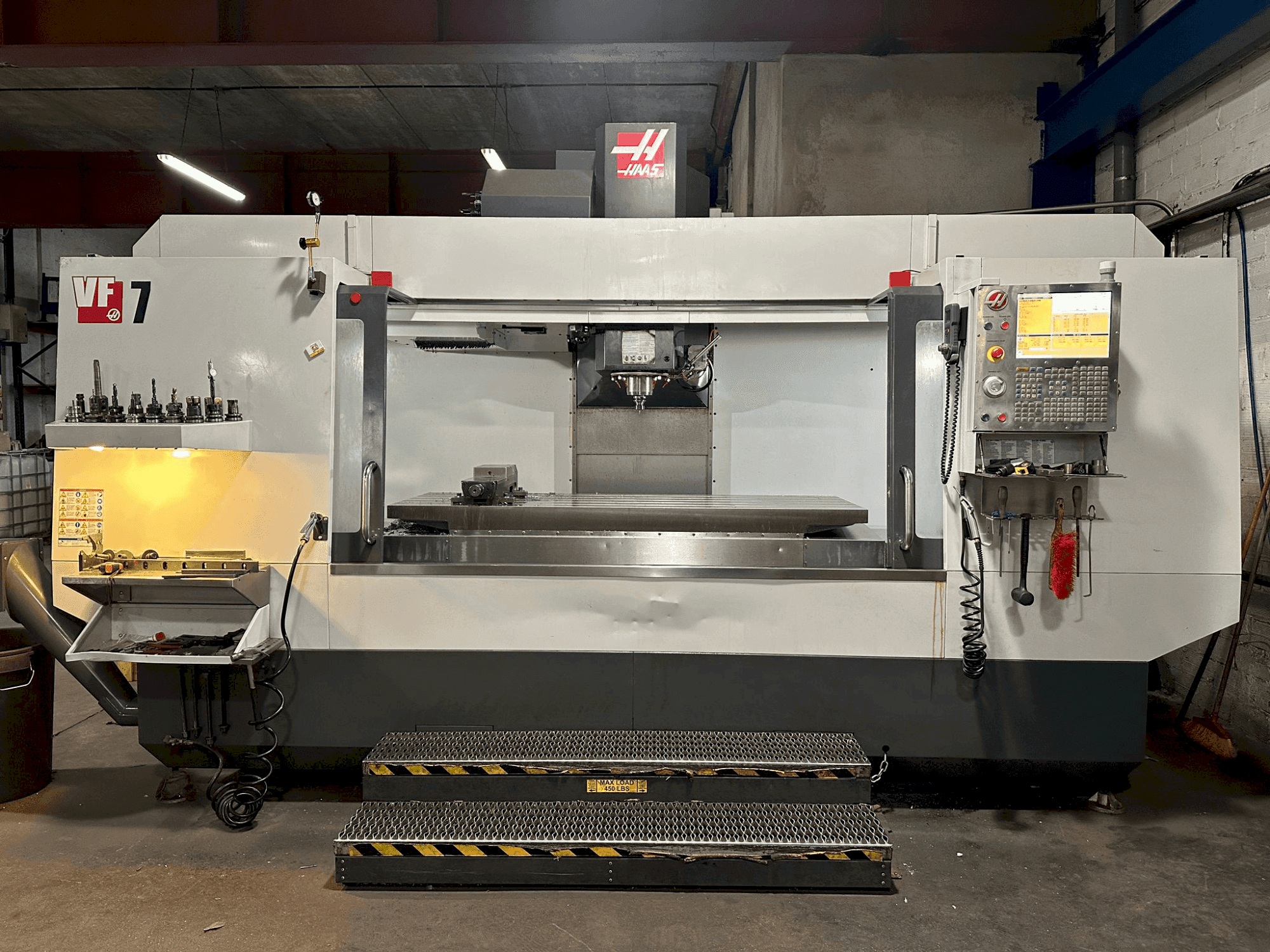 Front view of HAAS VF-7/40 machine