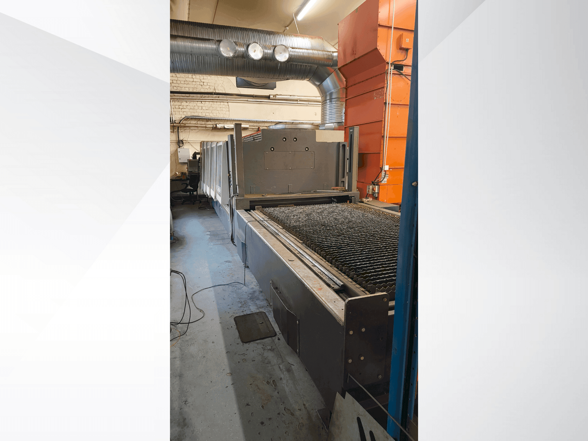 Front view of Bystronic BySpeed 3015 machine
