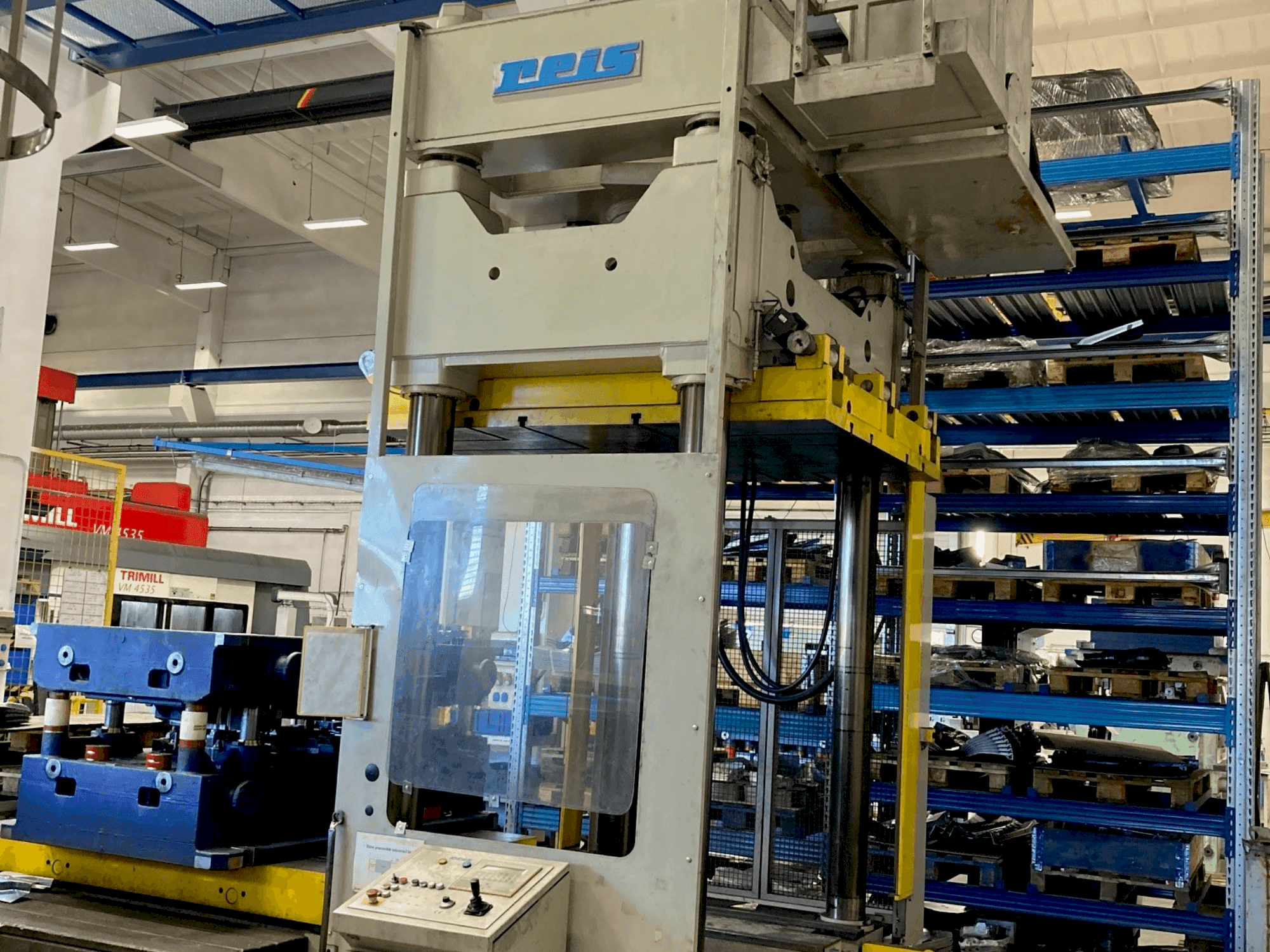 Front view of Reis TUS 160-200 machine