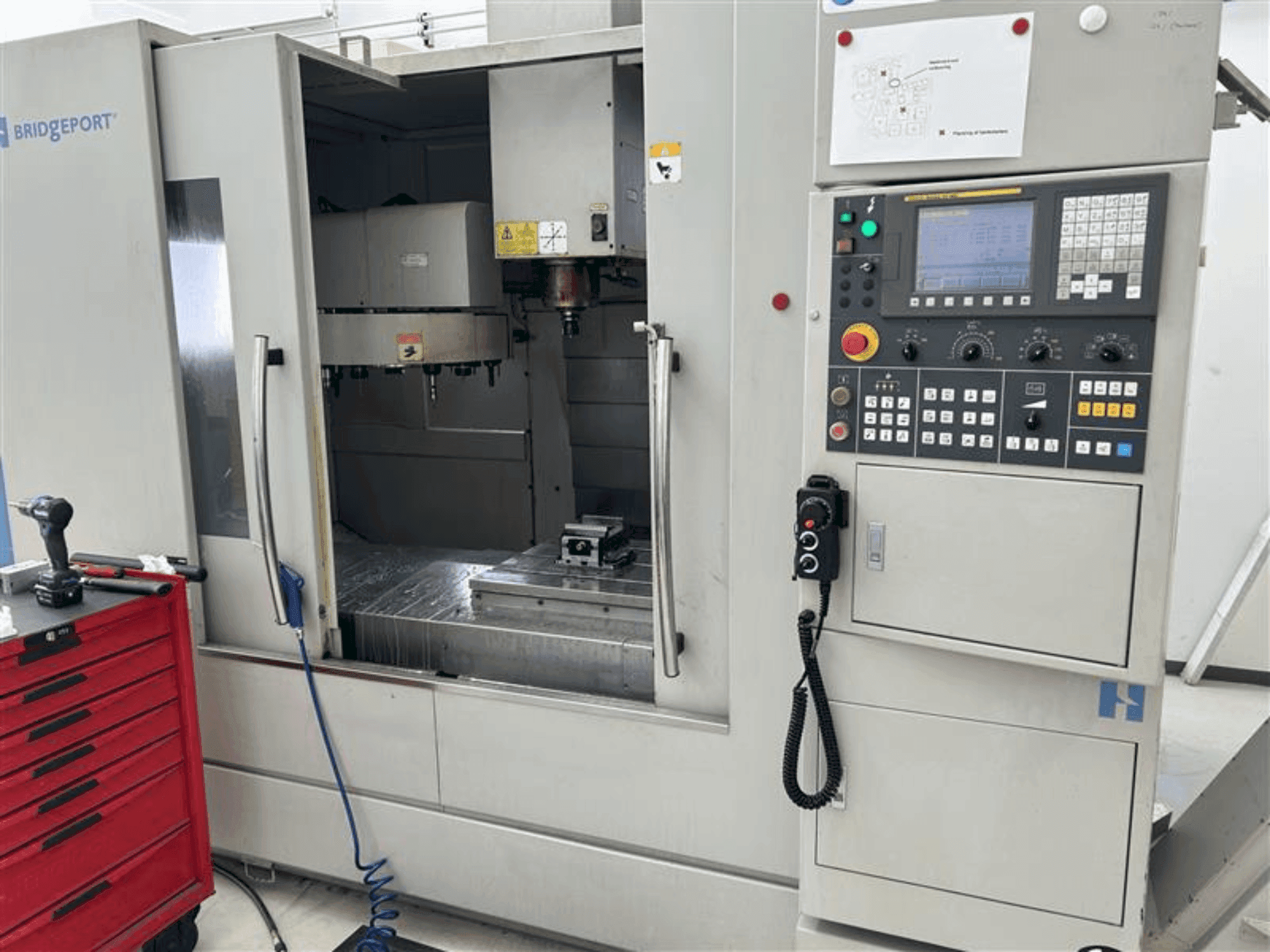 Front view of Bridgeport GX 1000 machine